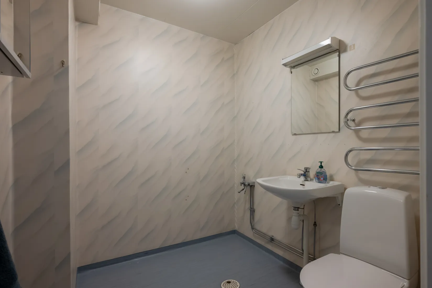 Radhus, Rosenbloms väg 18, Lasarettsområdet, Nyköping