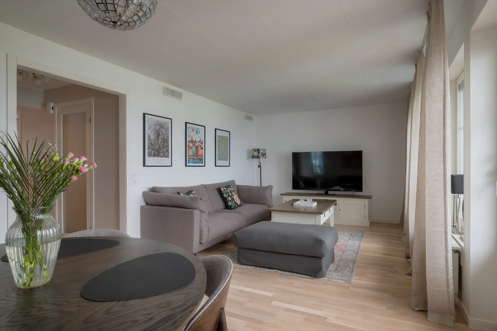 Radhus, Rosenbloms väg 18, Lasarettsområdet, Nyköping