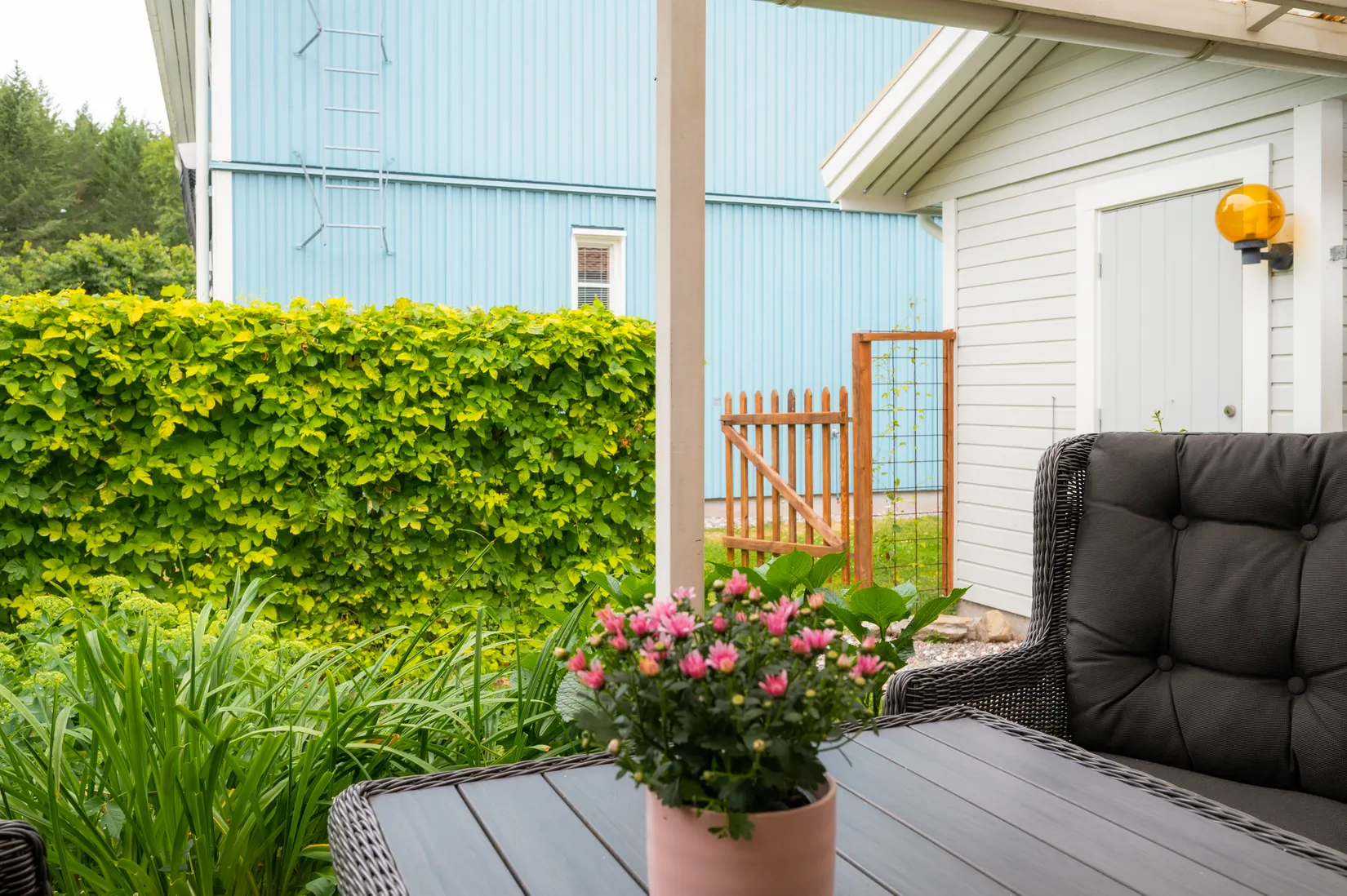 Radhus, Rosenbloms väg 18, Lasarettsområdet, Nyköping