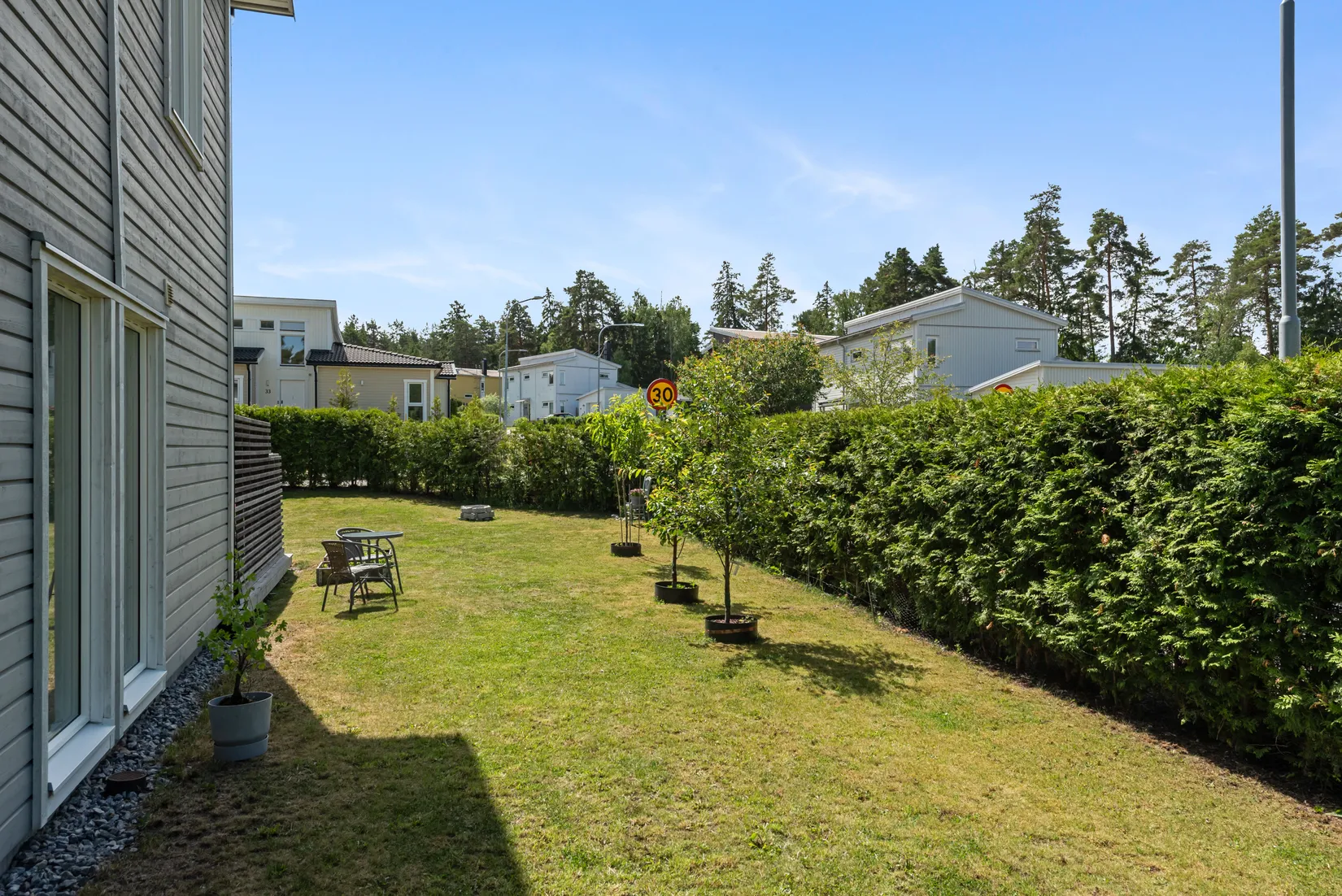 Radhus, Sandborgsslingan 44c, Täby Kyrkby, Täby