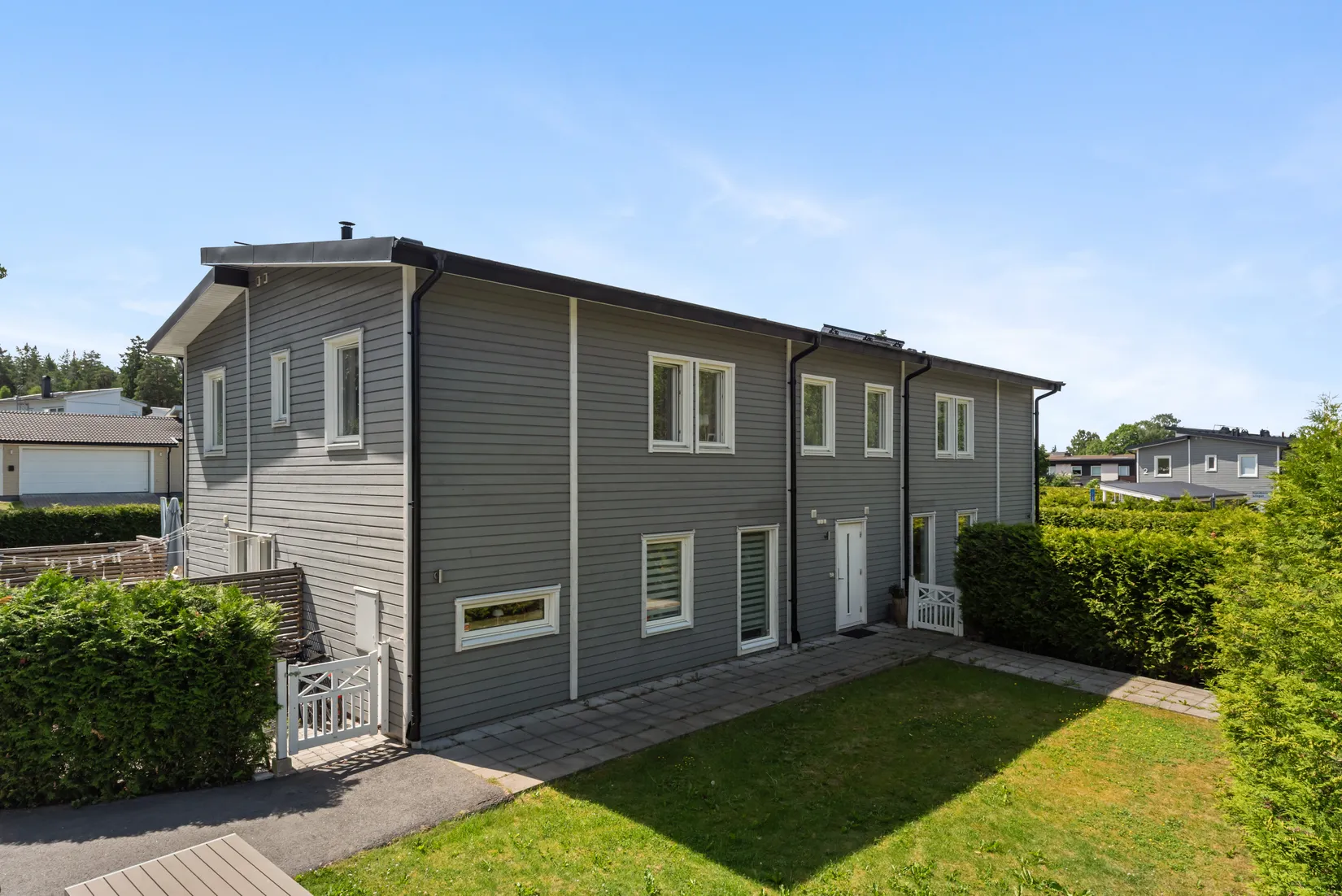 Radhus, Sandborgsslingan 44c, Täby Kyrkby, Täby