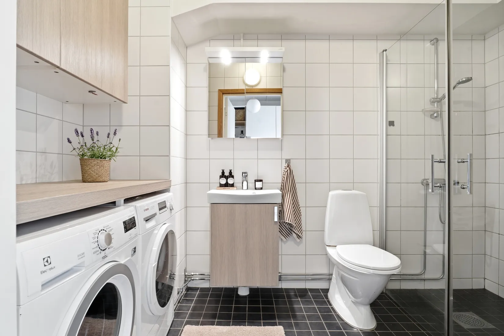 Bostadsrätt, Allén två - Högst upp i huset i Mölnlycke Centrum, Mölnlycke, Härryda