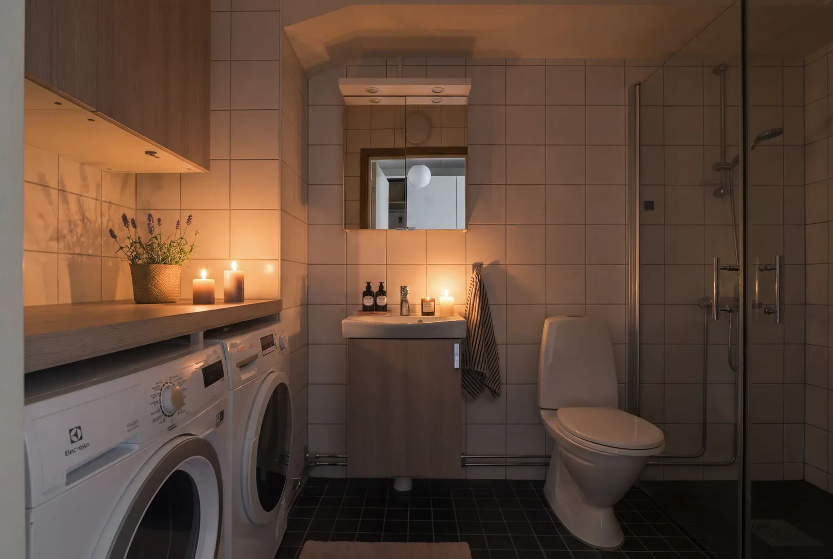 Bostadsrätt, Allén två - Högst upp i huset i Mölnlycke Centrum, Mölnlycke, Härryda