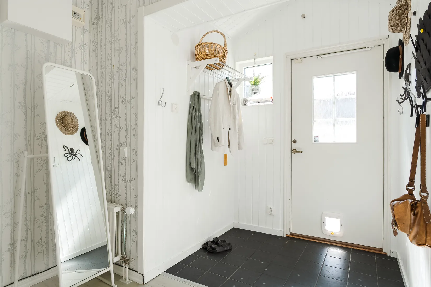 Radhus, Albert Engströms gata 44, Klockaretorpet, Norrköping