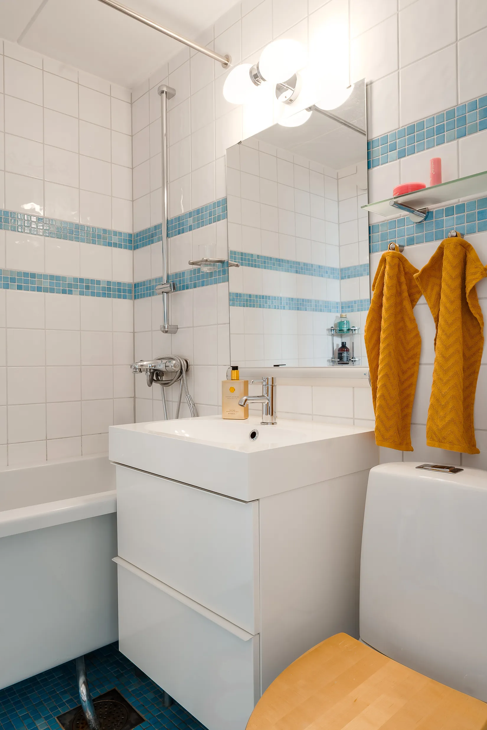 Radhus, Albert Engströms gata 44, Klockaretorpet, Norrköping