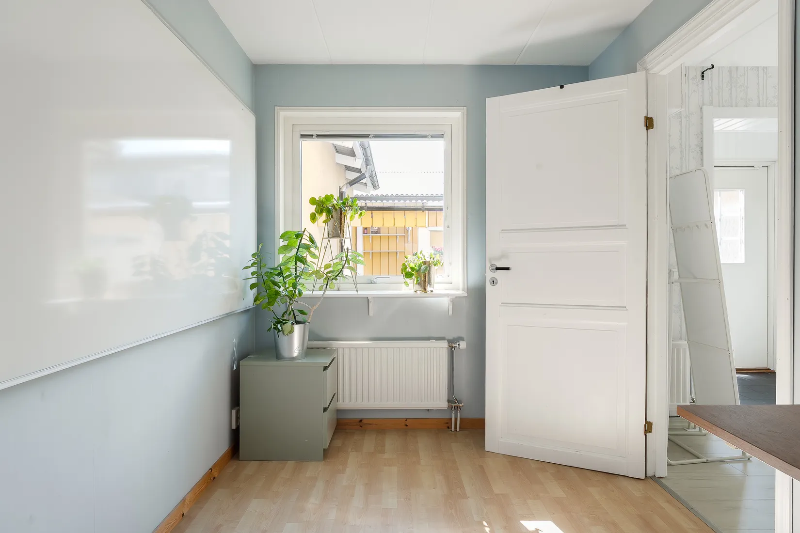 Radhus, Albert Engströms gata 44, Klockaretorpet, Norrköping