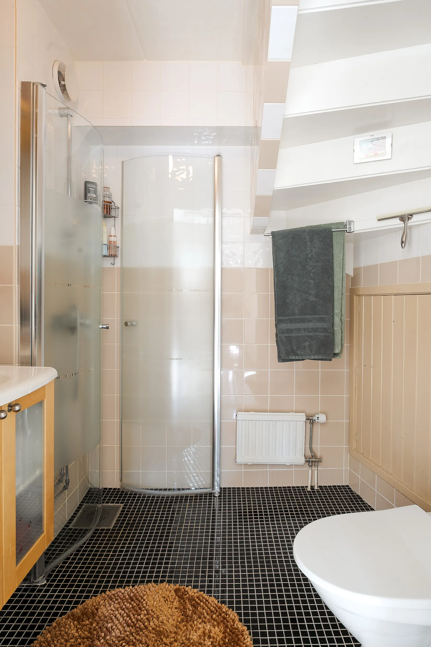 Radhus, Albert Engströms gata 44, Klockaretorpet, Norrköping