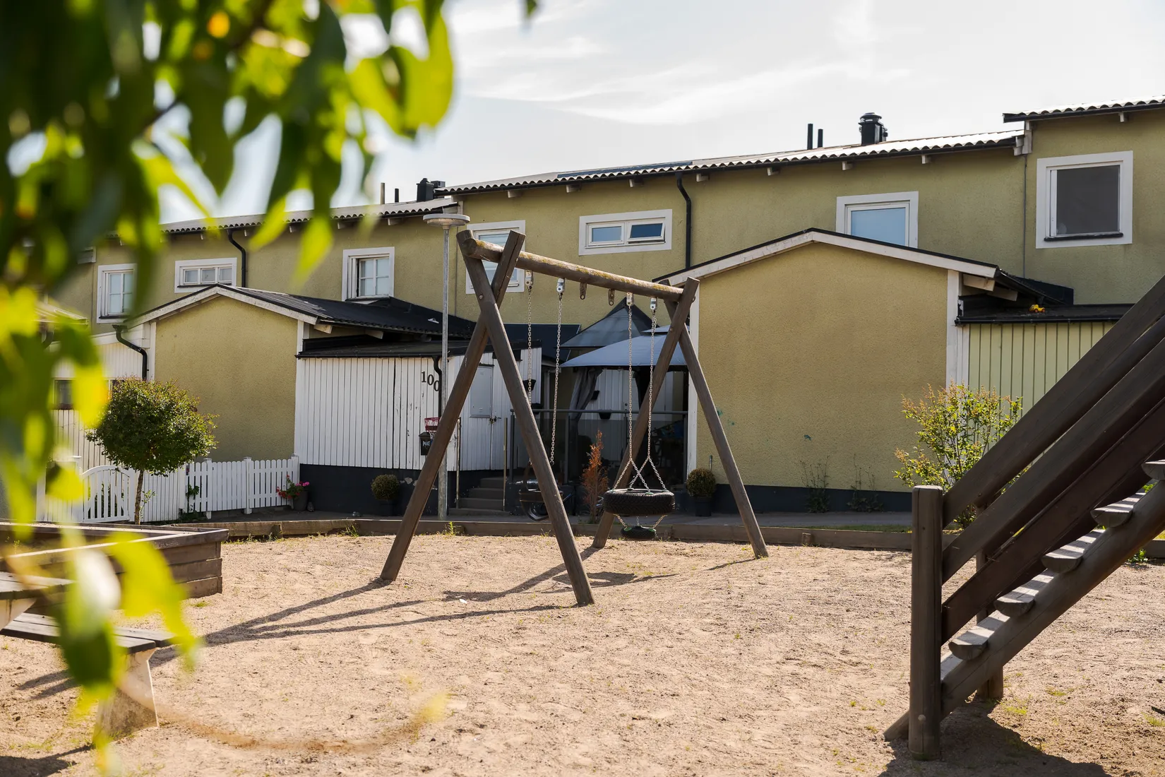 Radhus, Albert Engströms gata 44, Klockaretorpet, Norrköping