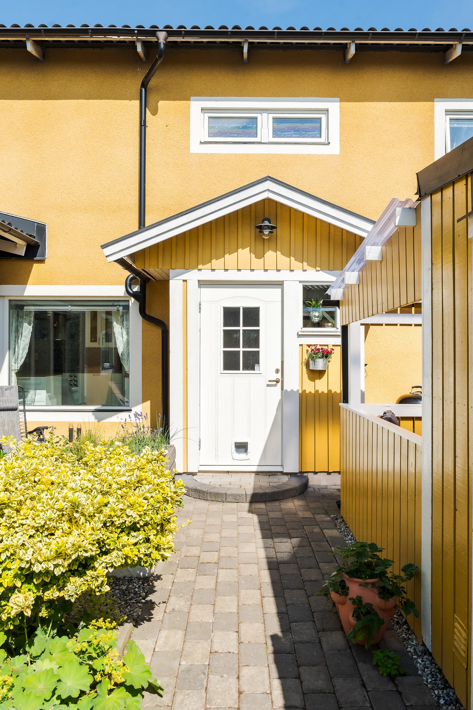 Radhus, Albert Engströms gata 44, Klockaretorpet, Norrköping
