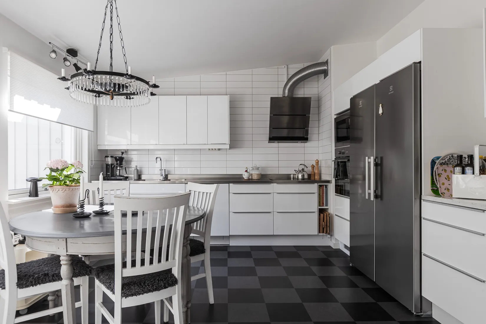 Radhus, Östra Hasselbacken 15, Huskvarna Jöransberg, Jönköping