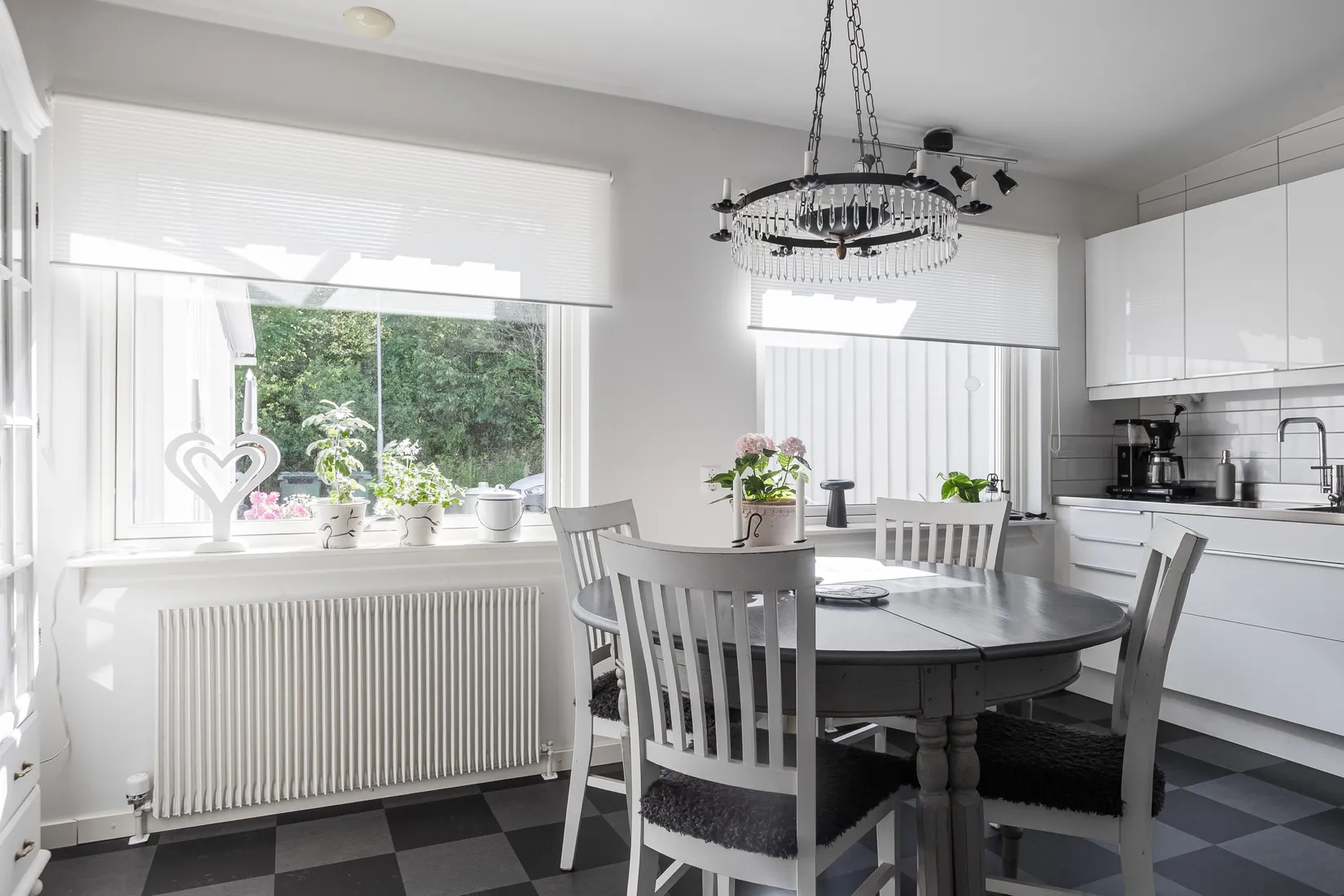 Radhus, Östra Hasselbacken 15, Huskvarna Jöransberg, Jönköping