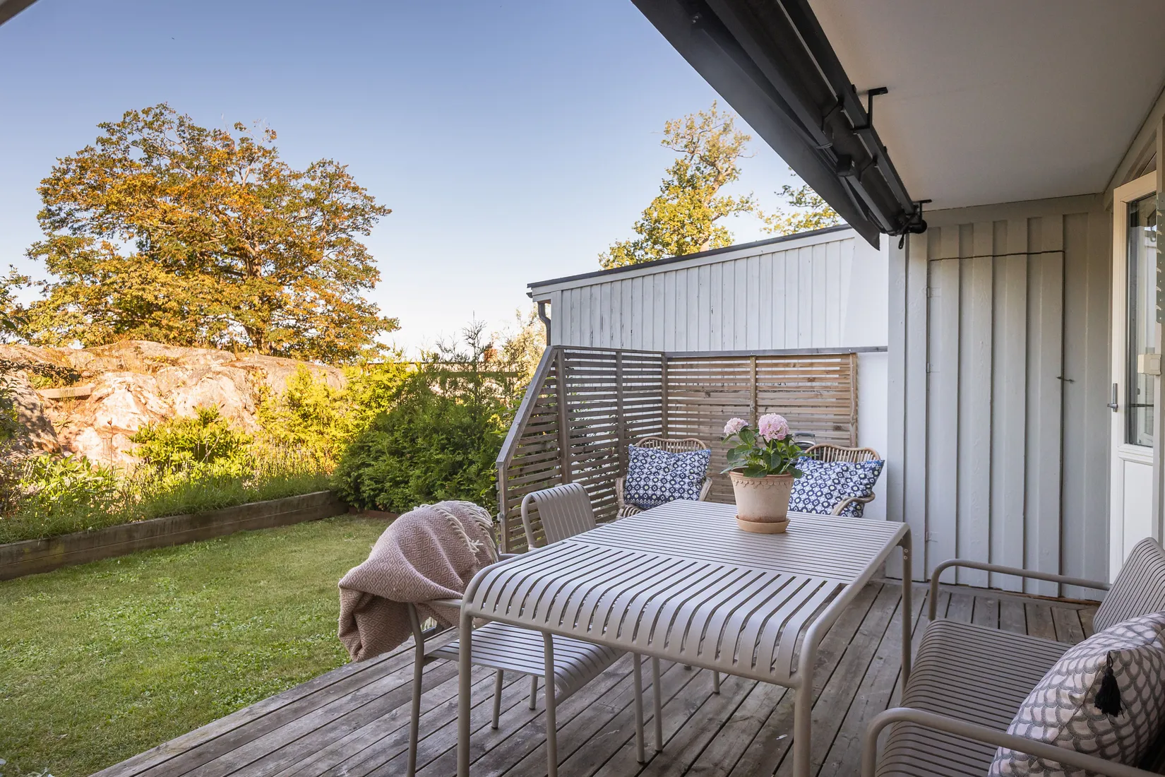 Radhus, Östra Hasselbacken 15, Huskvarna Jöransberg, Jönköping