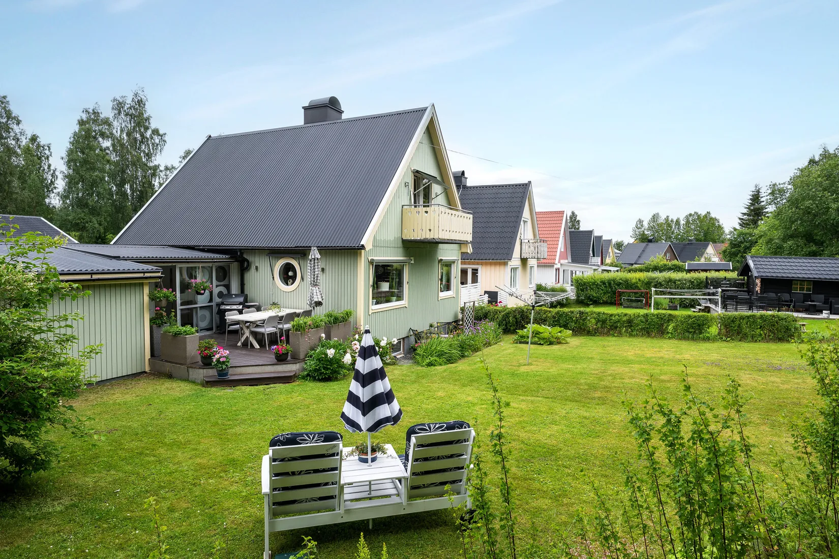 Radhus, Rönngatan 33, Hälletorp, Härnösand