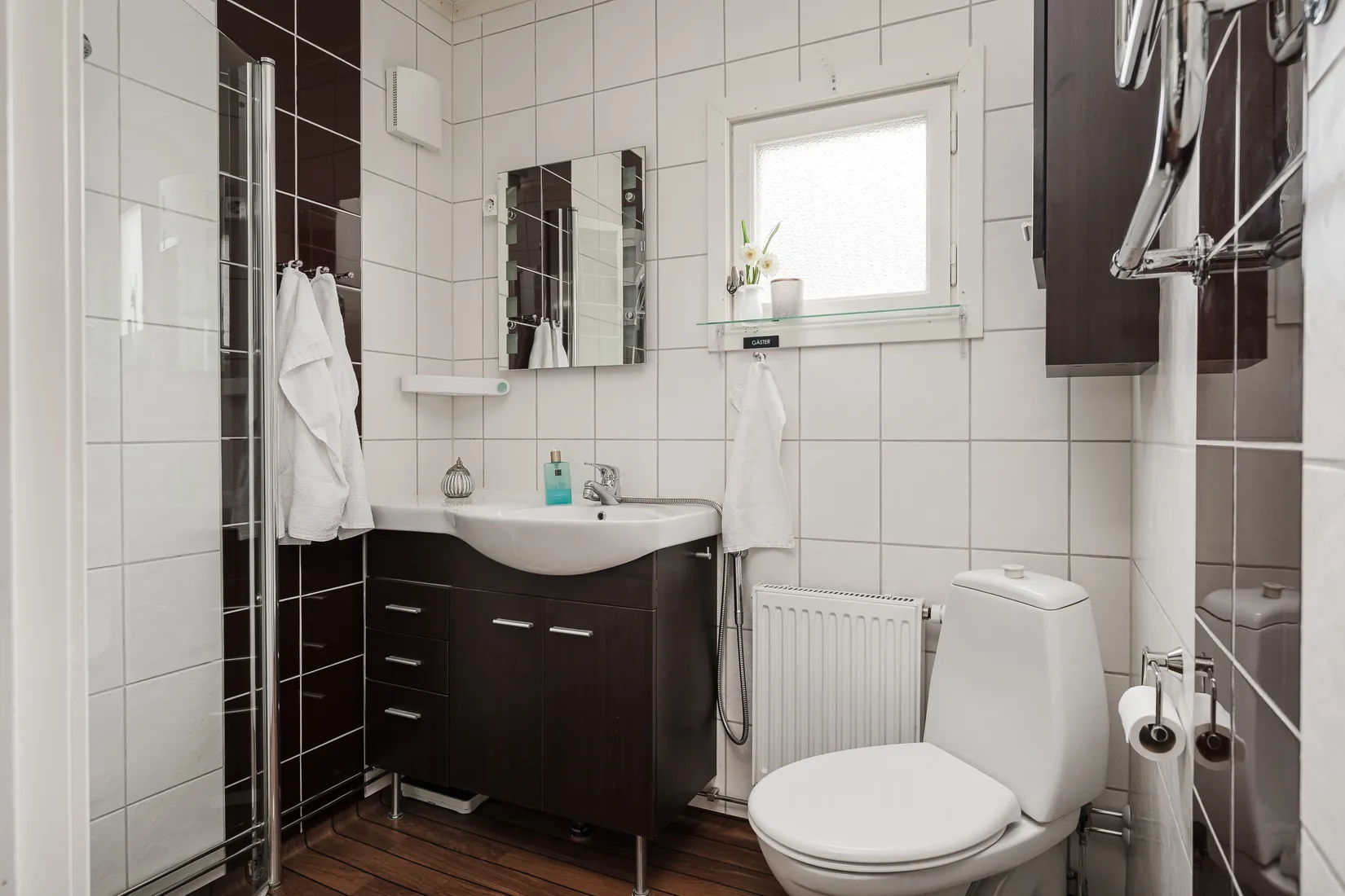 Radhus, Rönngatan 33, Hälletorp, Härnösand