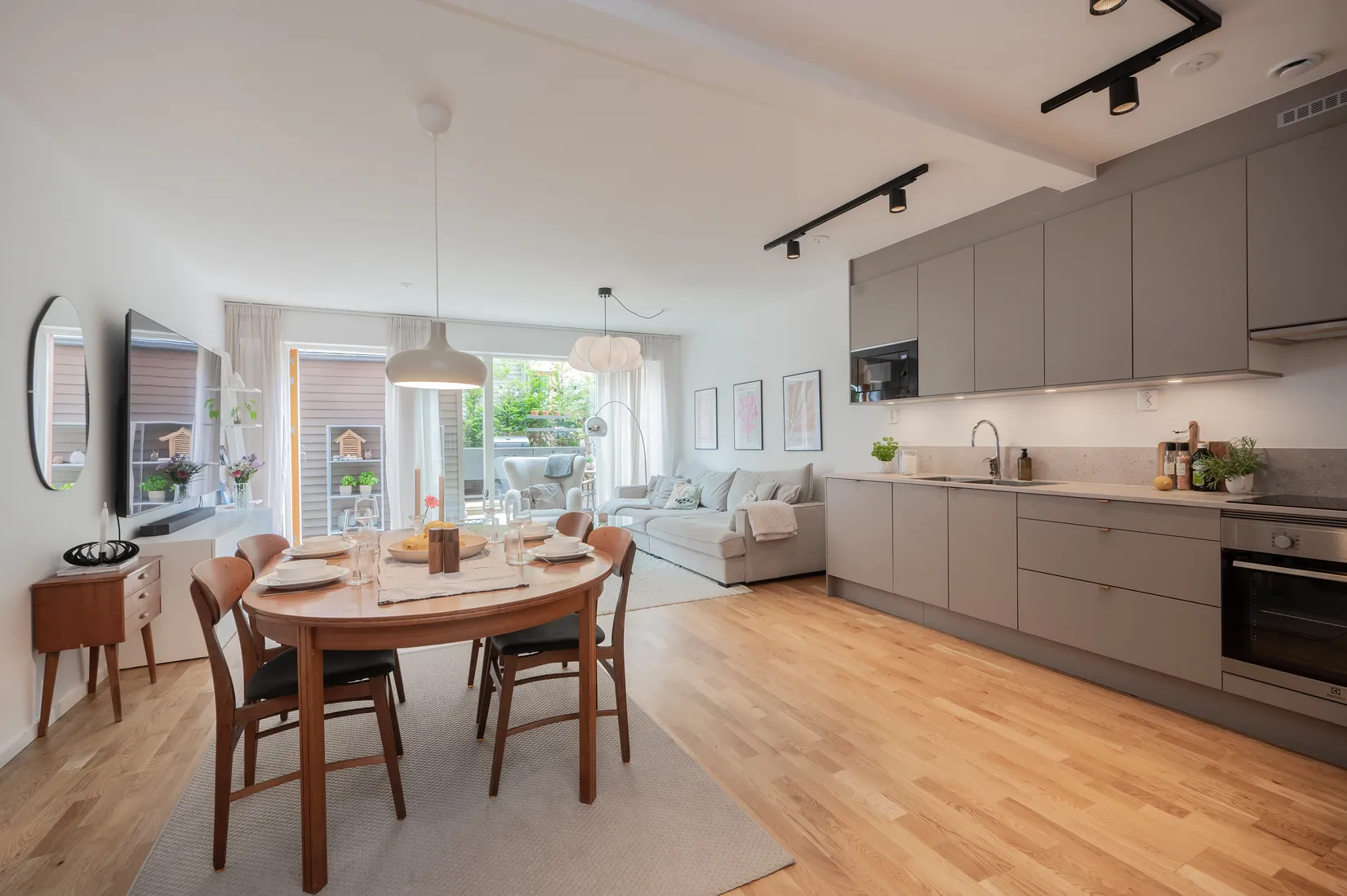 Radhus, Stationsvägen 21B, Centrala Stuvsta, Huddinge