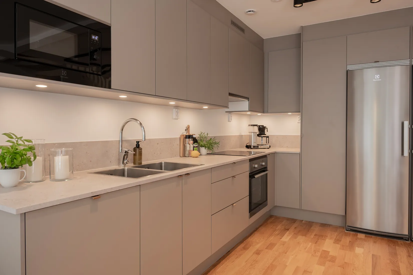 Radhus, Stationsvägen 21B, Centrala Stuvsta, Huddinge
