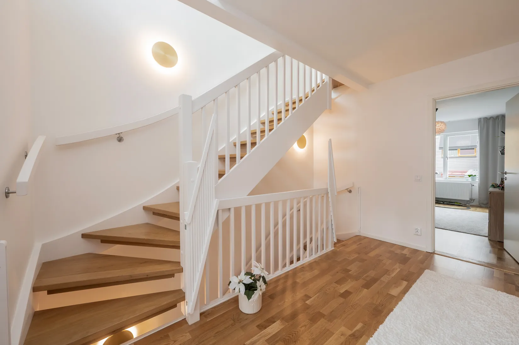 Radhus, Stationsvägen 21B, Centrala Stuvsta, Huddinge