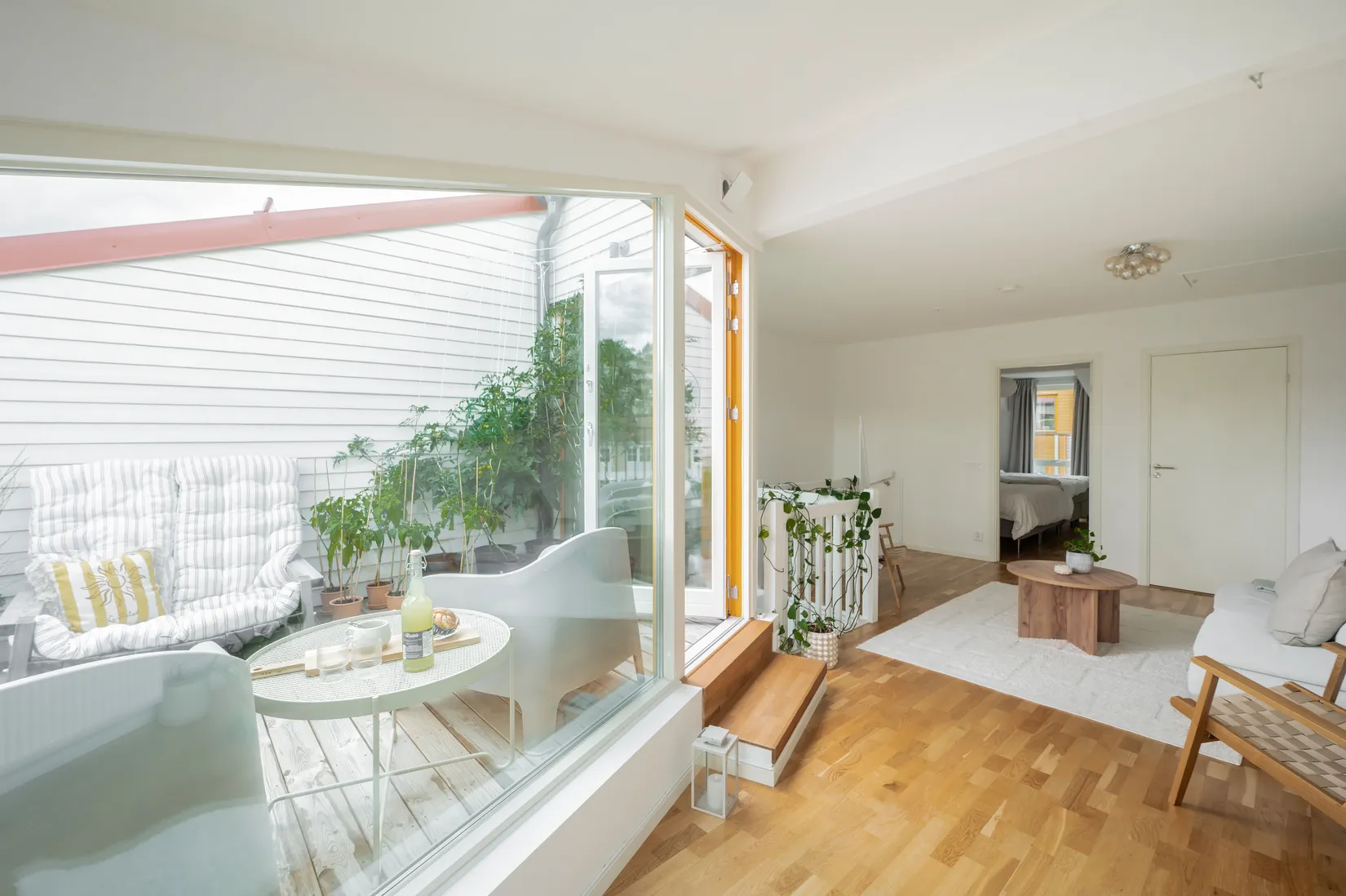 Radhus, Stationsvägen 21B, Centrala Stuvsta, Huddinge