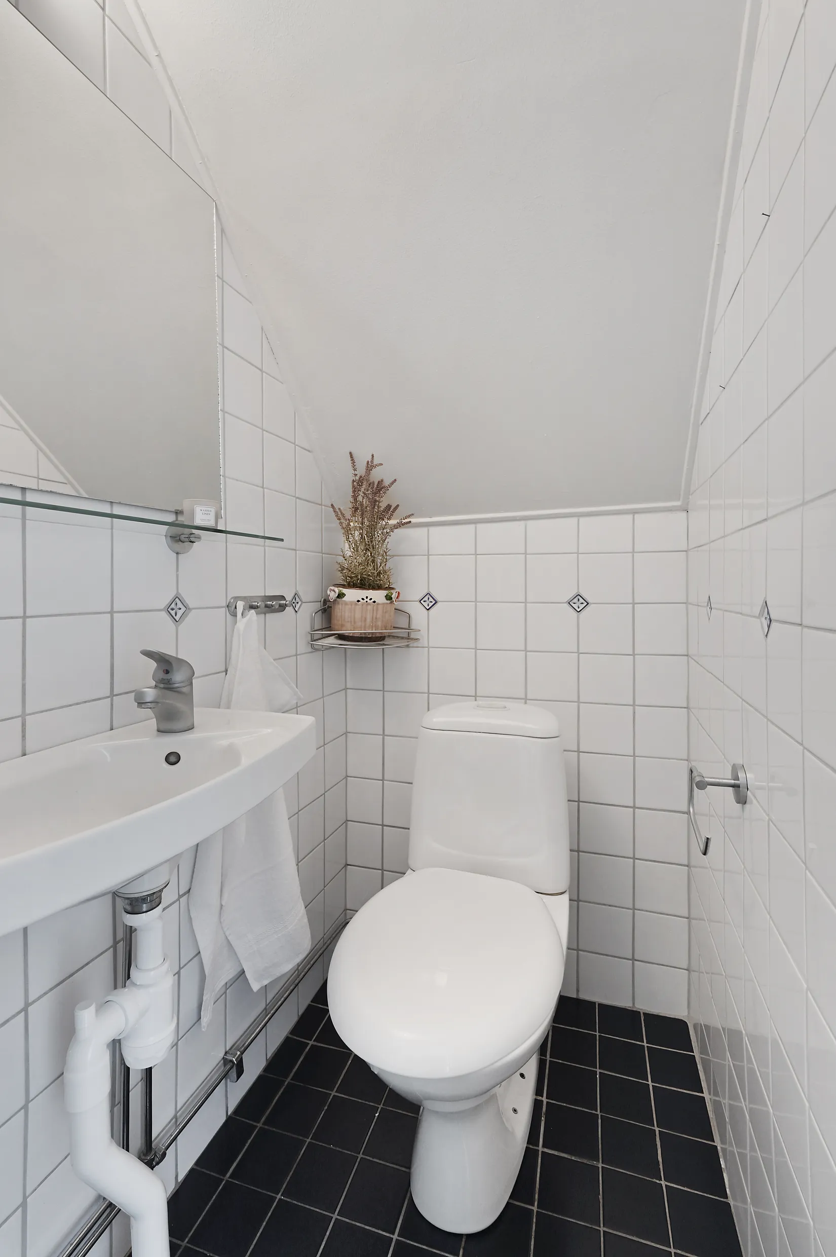Villa, Rödhakevägen 4, Barkarby, Järfälla
