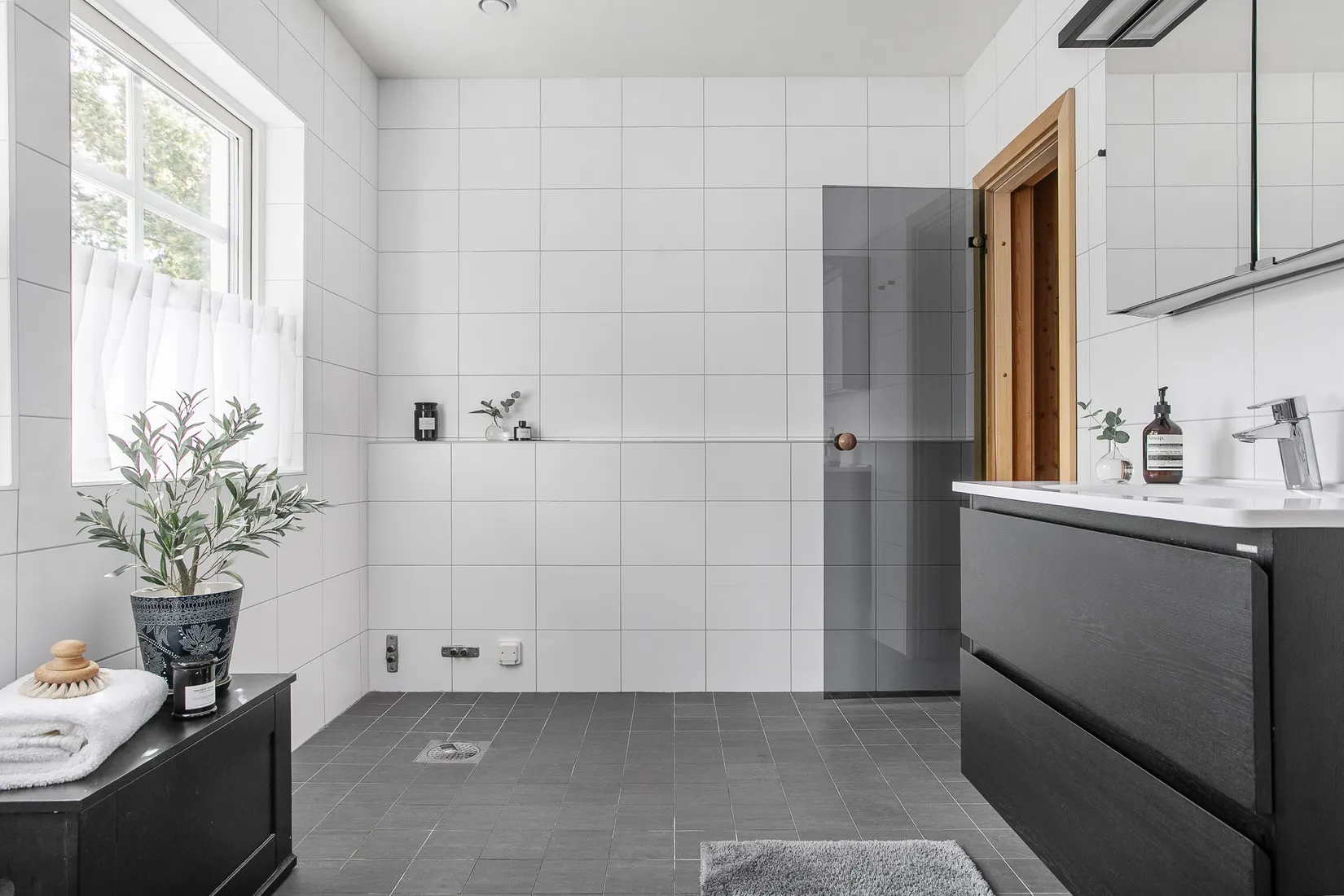 Villa, Drabantvägen 44, Boo Gård, Nacka