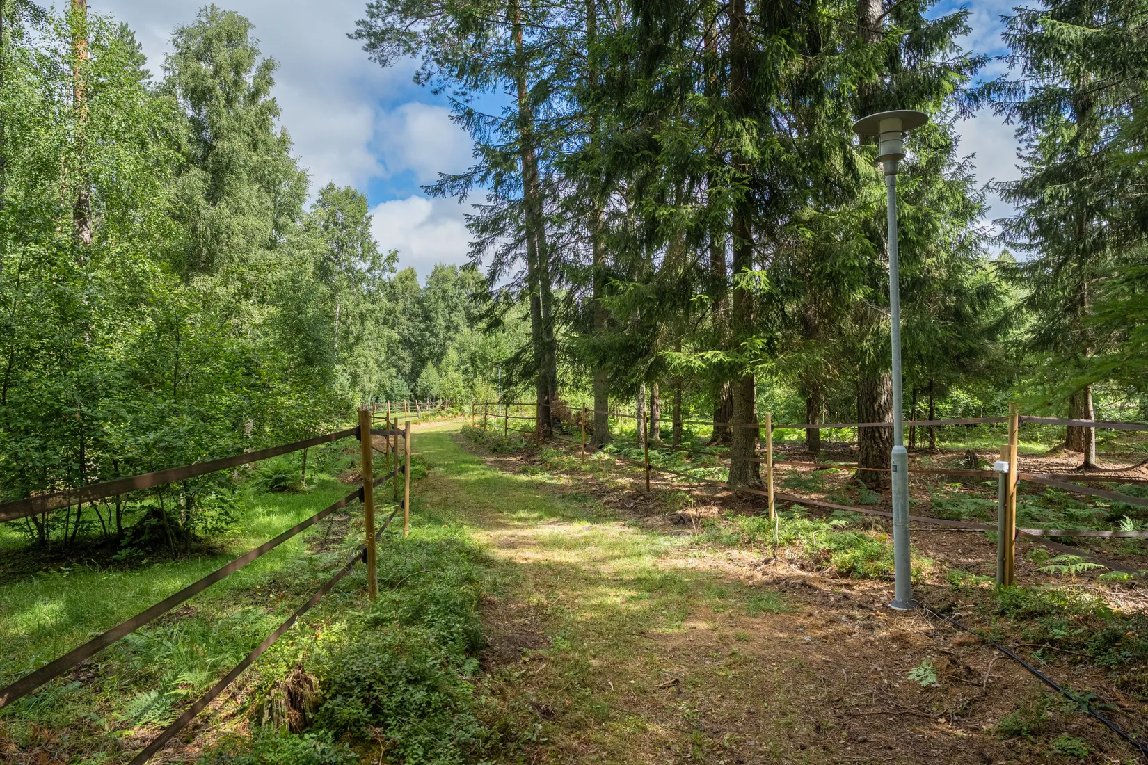 Gård/Skog, Slindergården, Lantligt, Södertälje