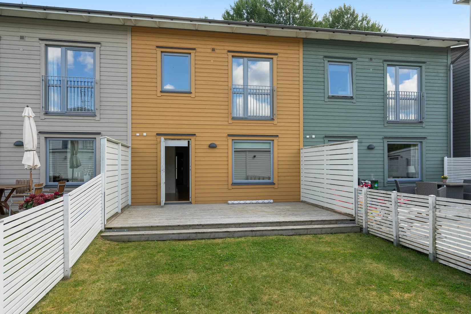 Radhus, Hägnadsgatan 15b, Trädgårdsstaden, Skövde