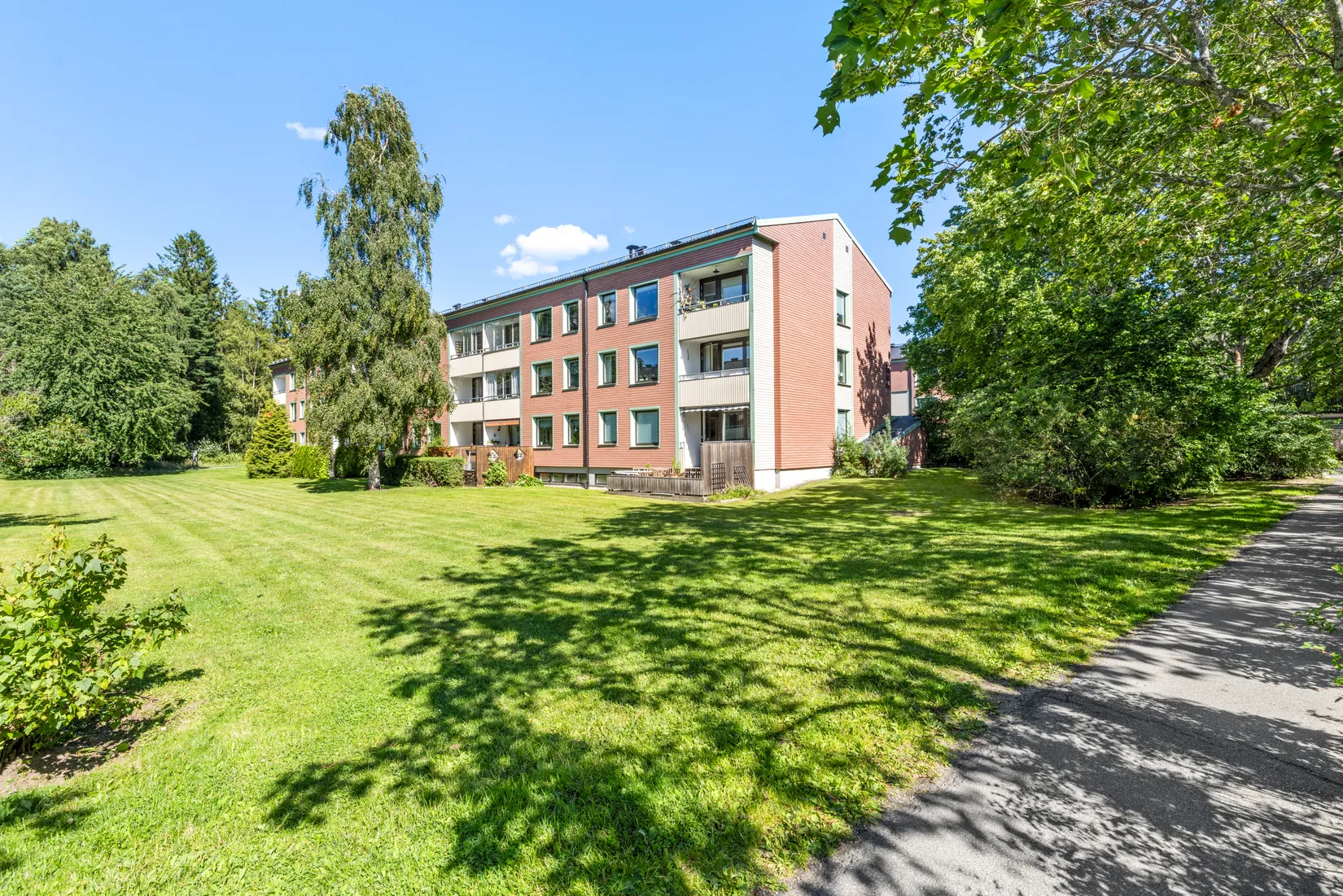 Bostadsrätt, Njupkärrsvägen 48, Tyresö Centrum/Bergfoten, Tyresö