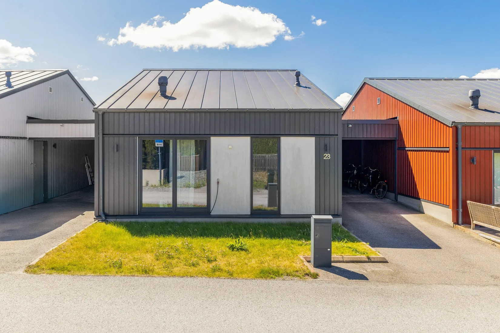 Radhus, Vikingavägen 23, Österåker