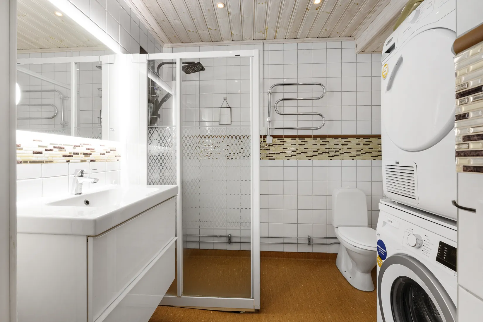 Bostadsrätt, Hasselbacken 11B, Centralt, Upplands Väsby