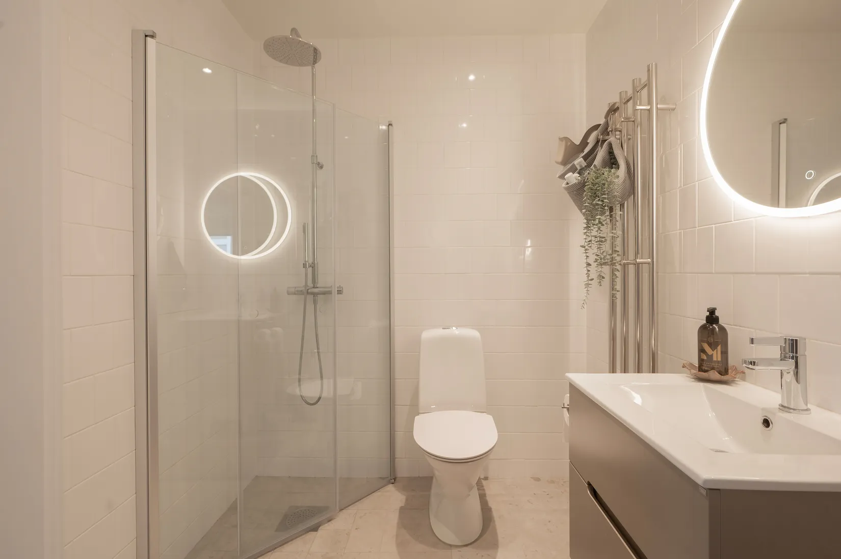 Radhus, Lillgårdsgränd 6, Snättringe, Huddinge