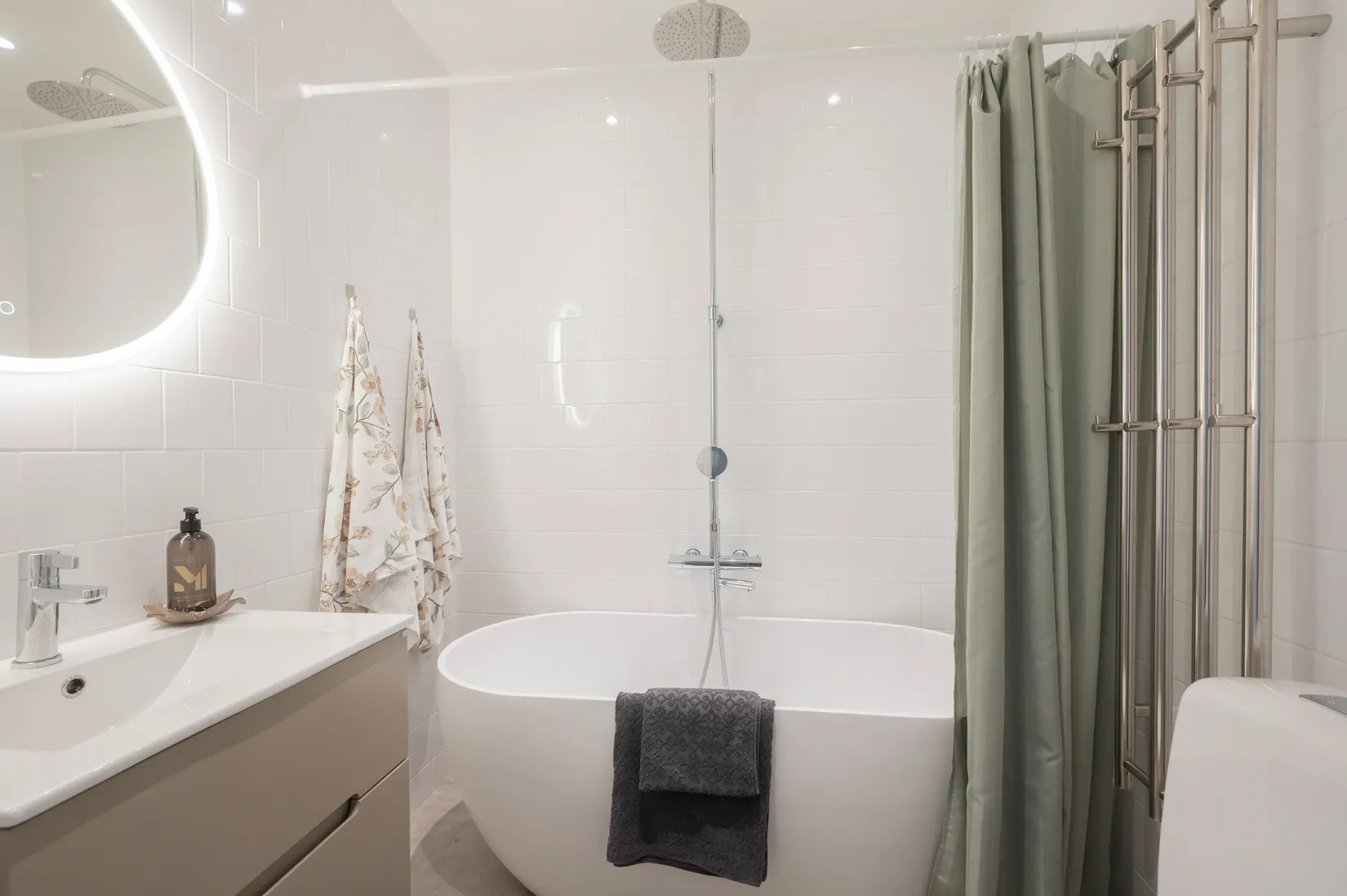 Radhus, Lillgårdsgränd 6, Snättringe, Huddinge