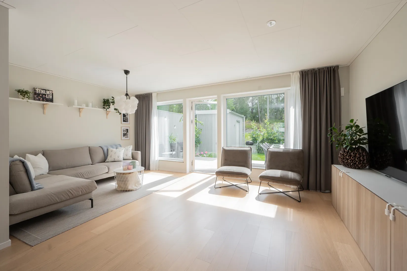 Radhus, Lillgårdsgränd 6, Snättringe, Huddinge