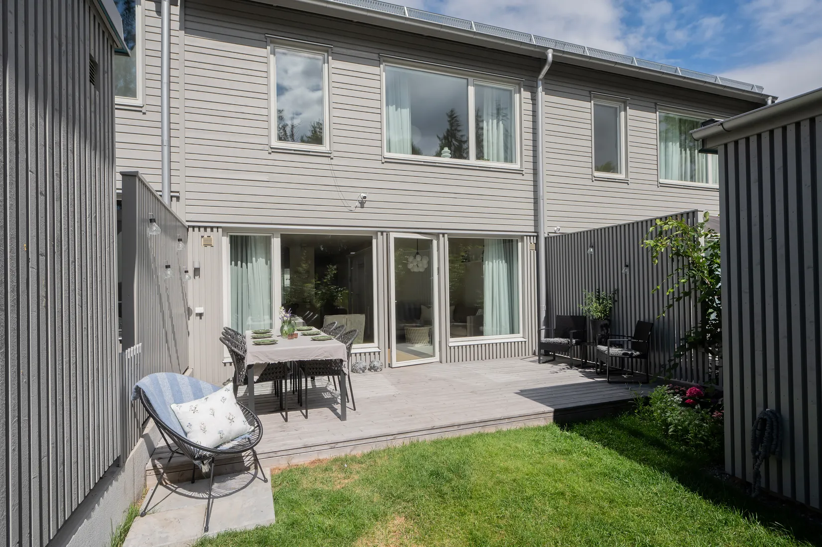 Radhus, Lillgårdsgränd 6, Snättringe, Huddinge