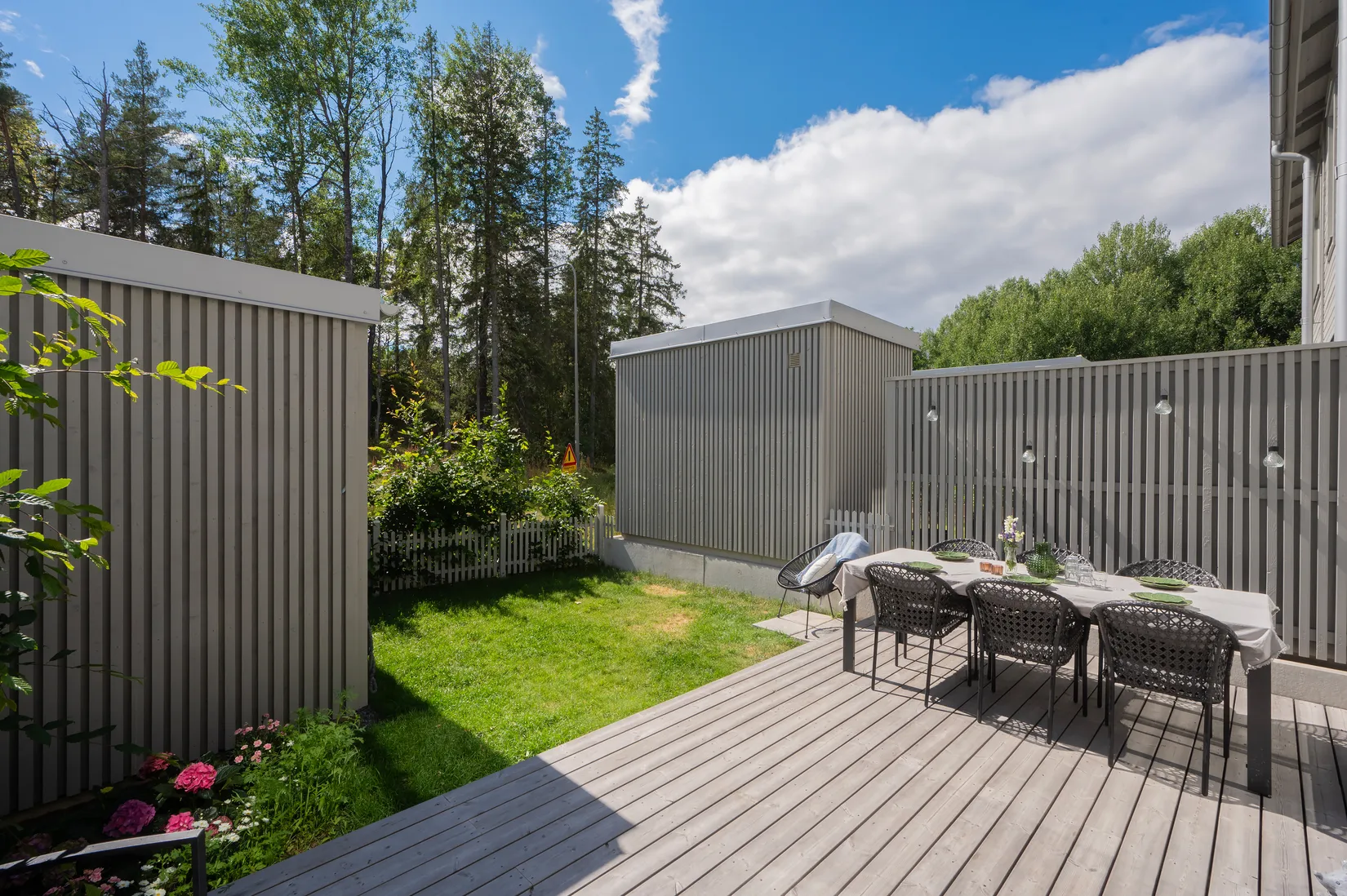 Radhus, Lillgårdsgränd 6, Snättringe, Huddinge