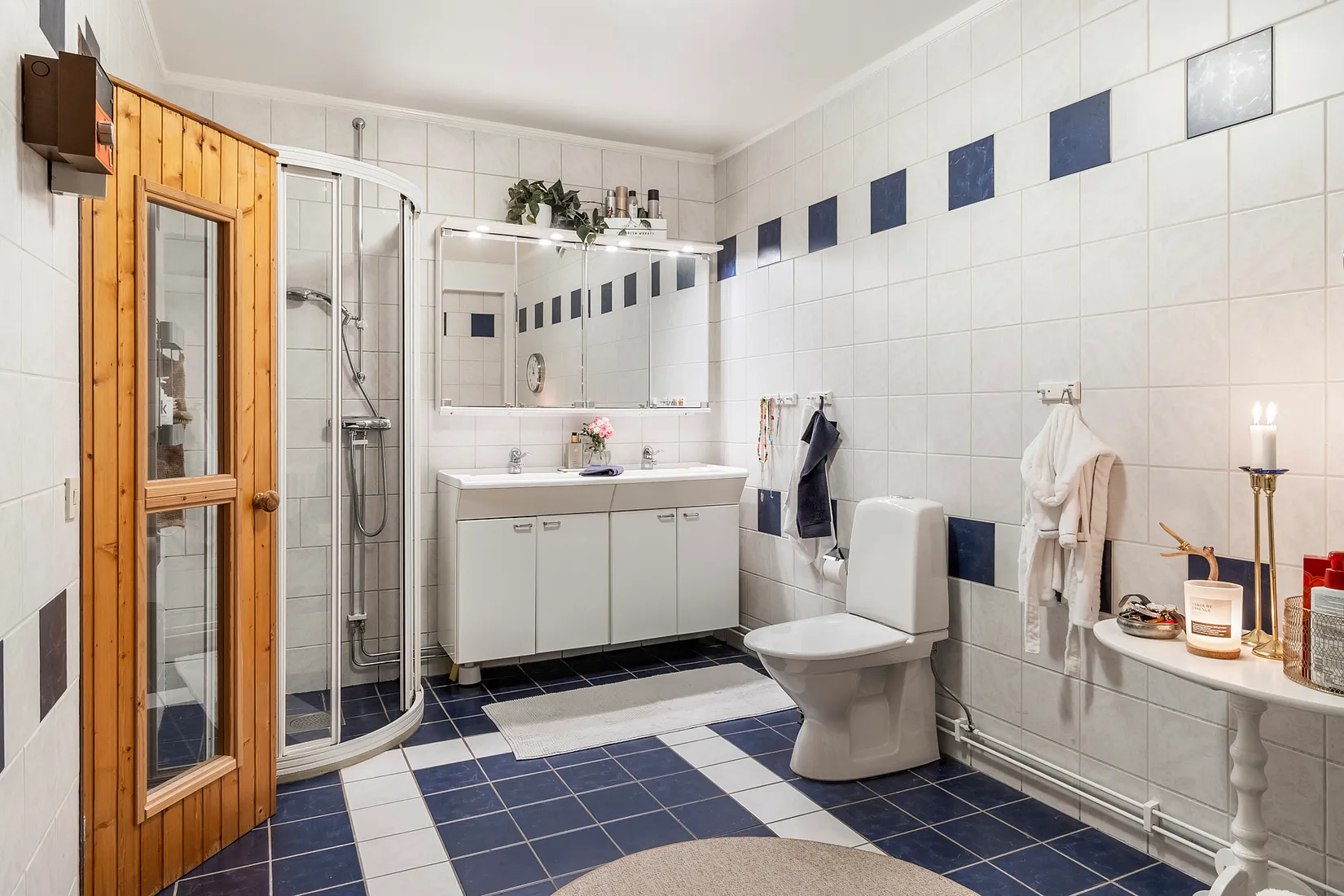Radhus, Bernsborgsstigen 12, Blåsbo, Västerås