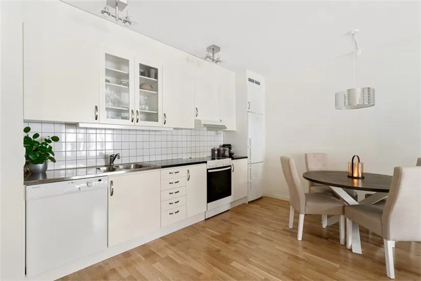 Bostadsrätt, Rabattvägen 36, Vån 3 (1334/1204), Johannelund / Vällingby, Stockholm