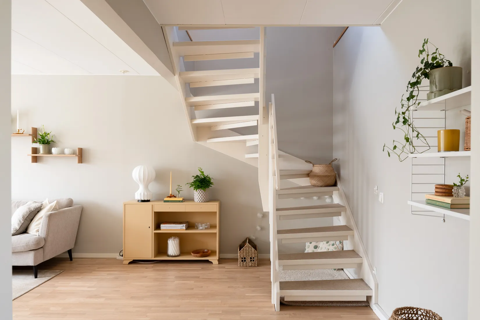 Radhus, Tulpangatan 43, Norra Gryta, Västerås