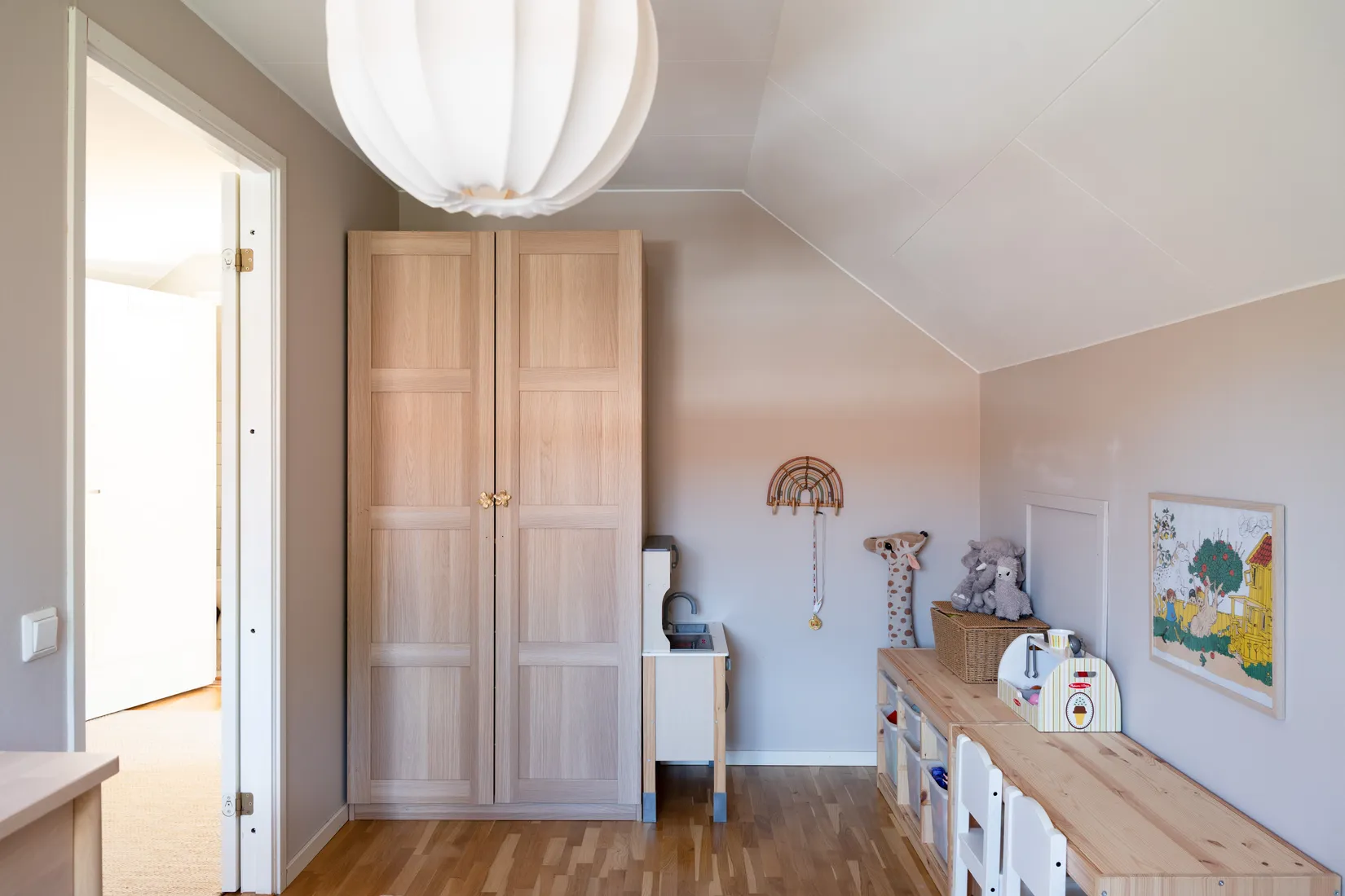 Radhus, Tulpangatan 43, Norra Gryta, Västerås
