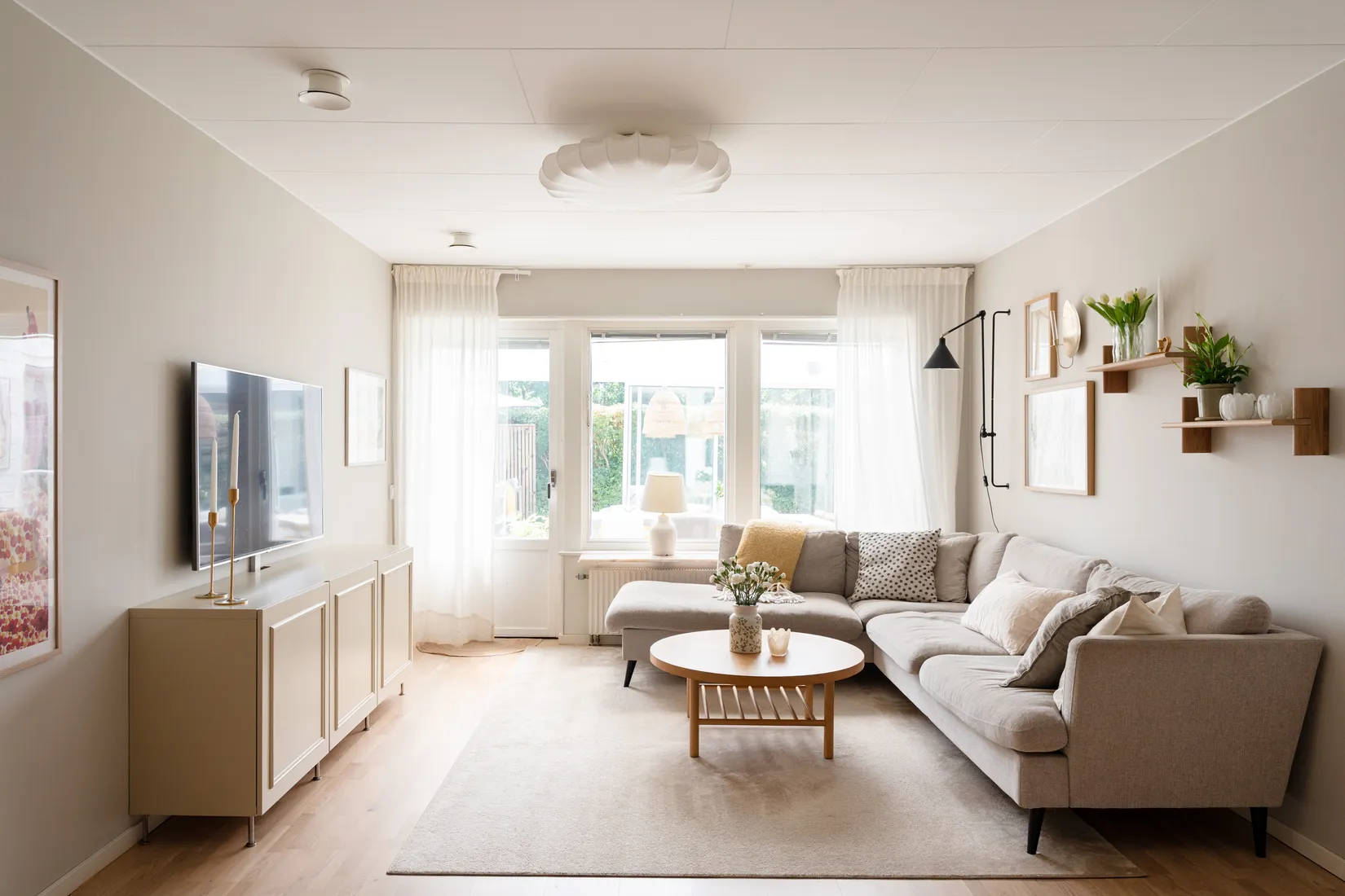 Radhus, Tulpangatan 43, Norra Gryta, Västerås