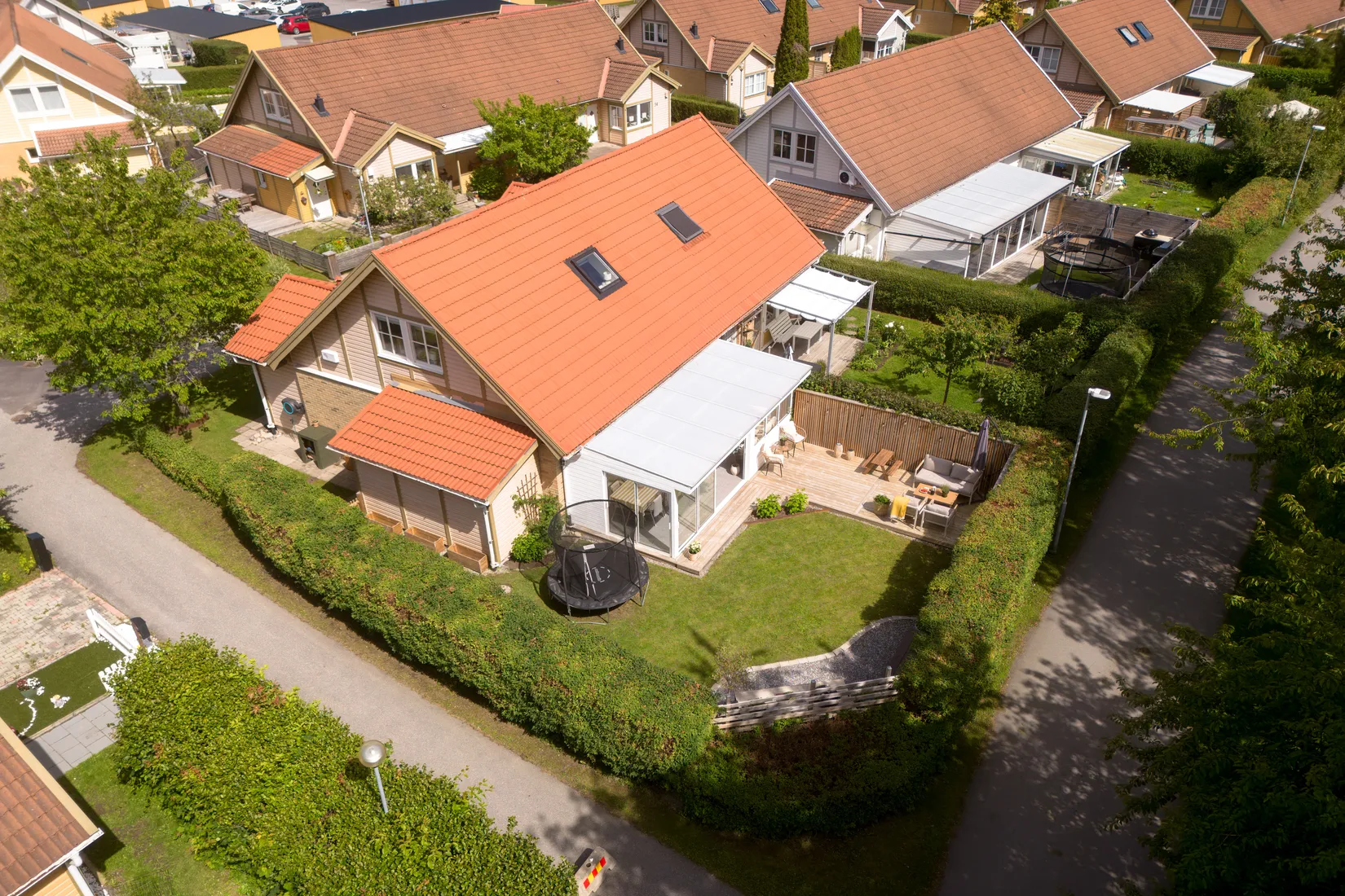 Radhus, Tulpangatan 43, Norra Gryta, Västerås