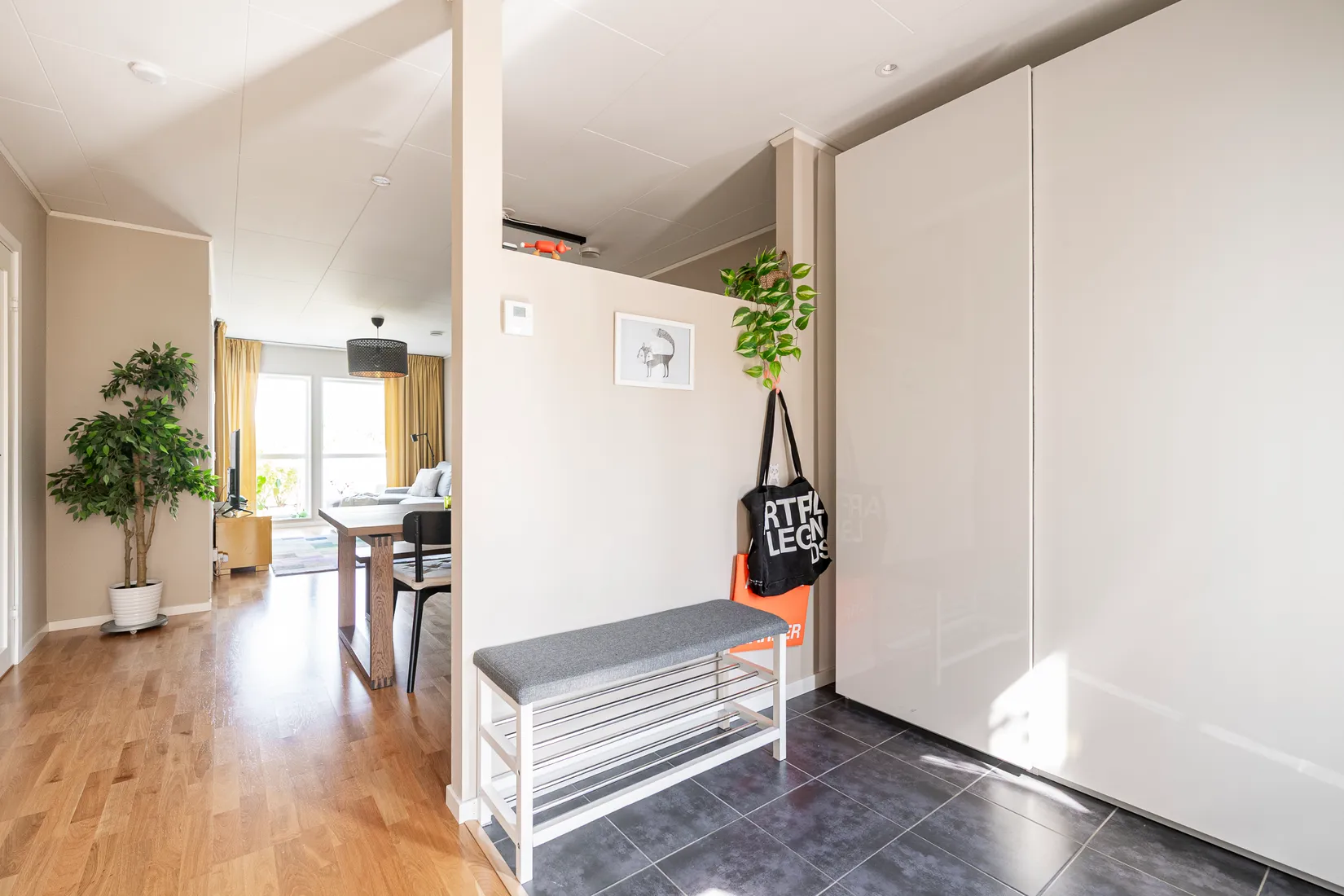 Radhus, Finlandsgatan 2, Lillhamra, Västerås