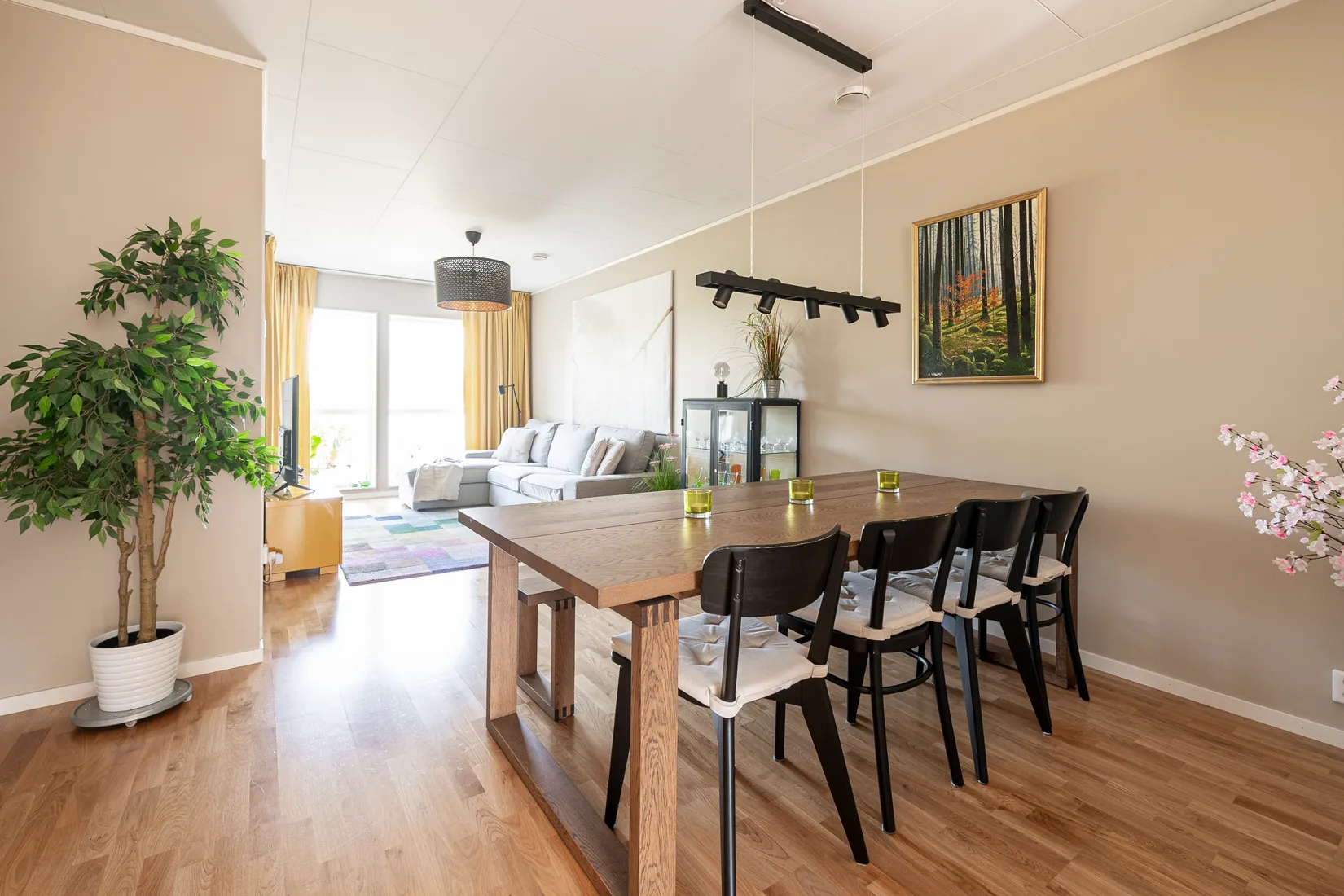 Radhus, Finlandsgatan 2, Lillhamra, Västerås