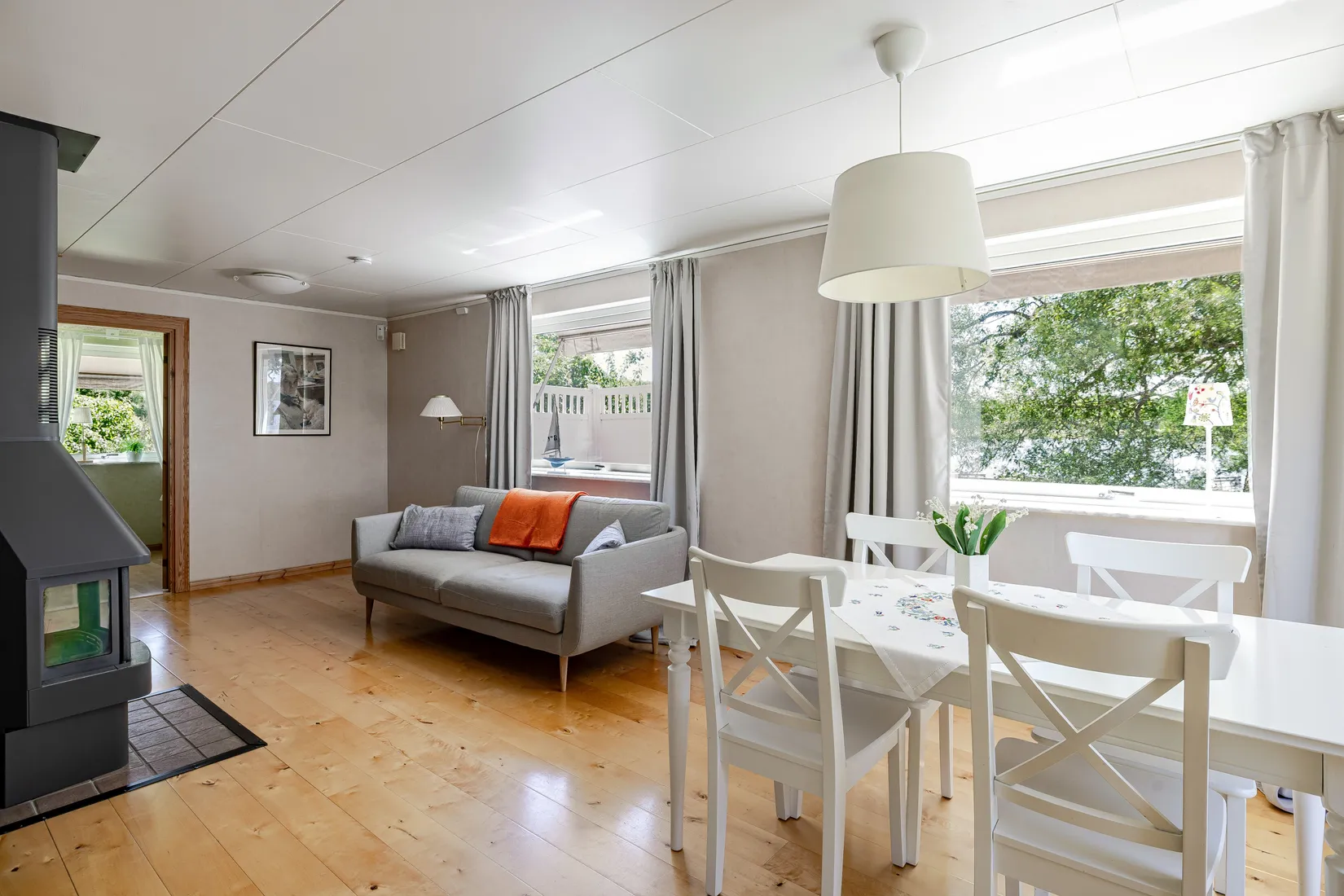 Villa, Mora Sjötorp 3  & Mora Sjötorp 2, Mora/Sundbyholm, Eskilstuna