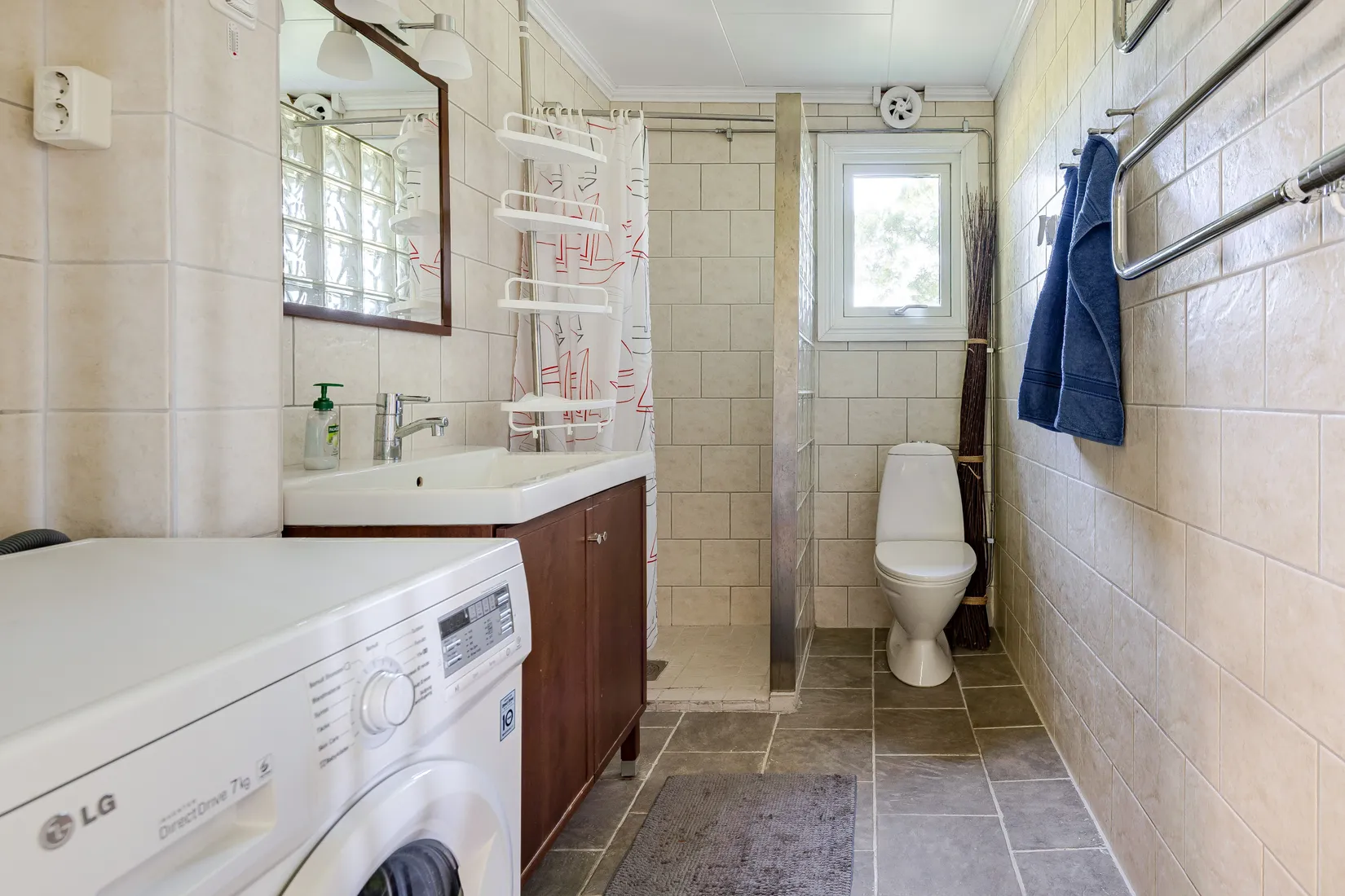 Villa, Mora Sjötorp 3  & Mora Sjötorp 2, Mora/Sundbyholm, Eskilstuna