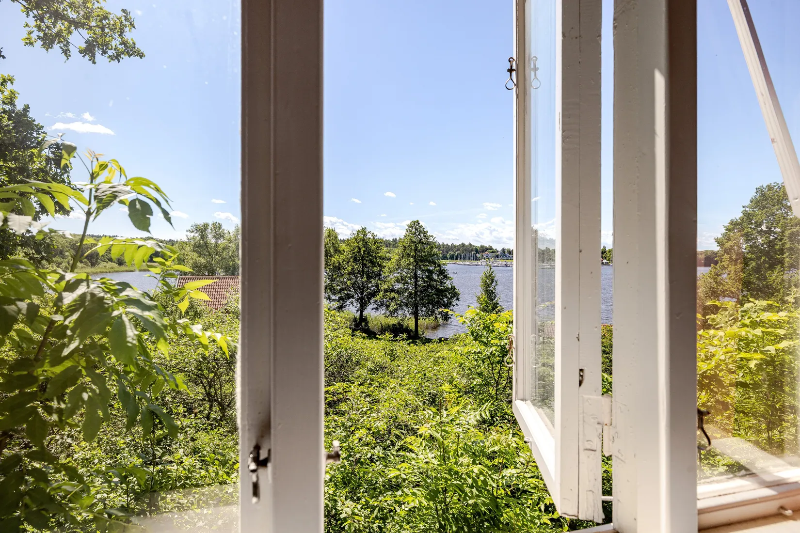 Villa, Mora Sjötorp 3  & Mora Sjötorp 2, Mora/Sundbyholm, Eskilstuna