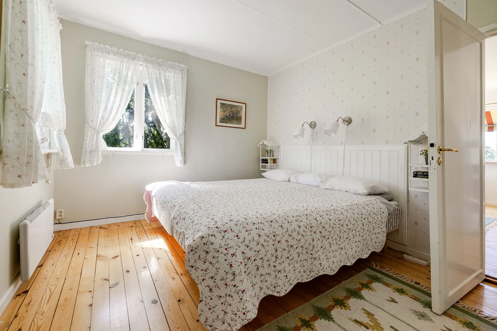Villa, Mora Sjötorp 3  & Mora Sjötorp 2, Mora/Sundbyholm, Eskilstuna