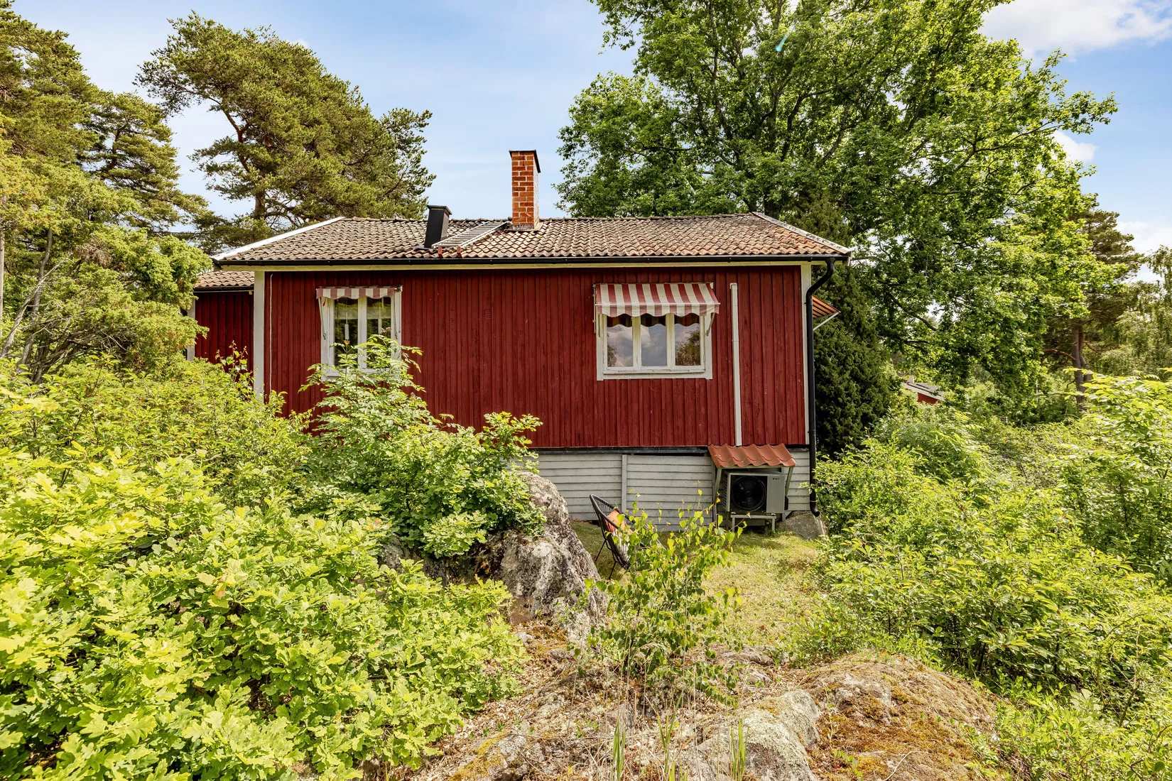 Villa, Mora Sjötorp 3  & Mora Sjötorp 2, Mora/Sundbyholm, Eskilstuna