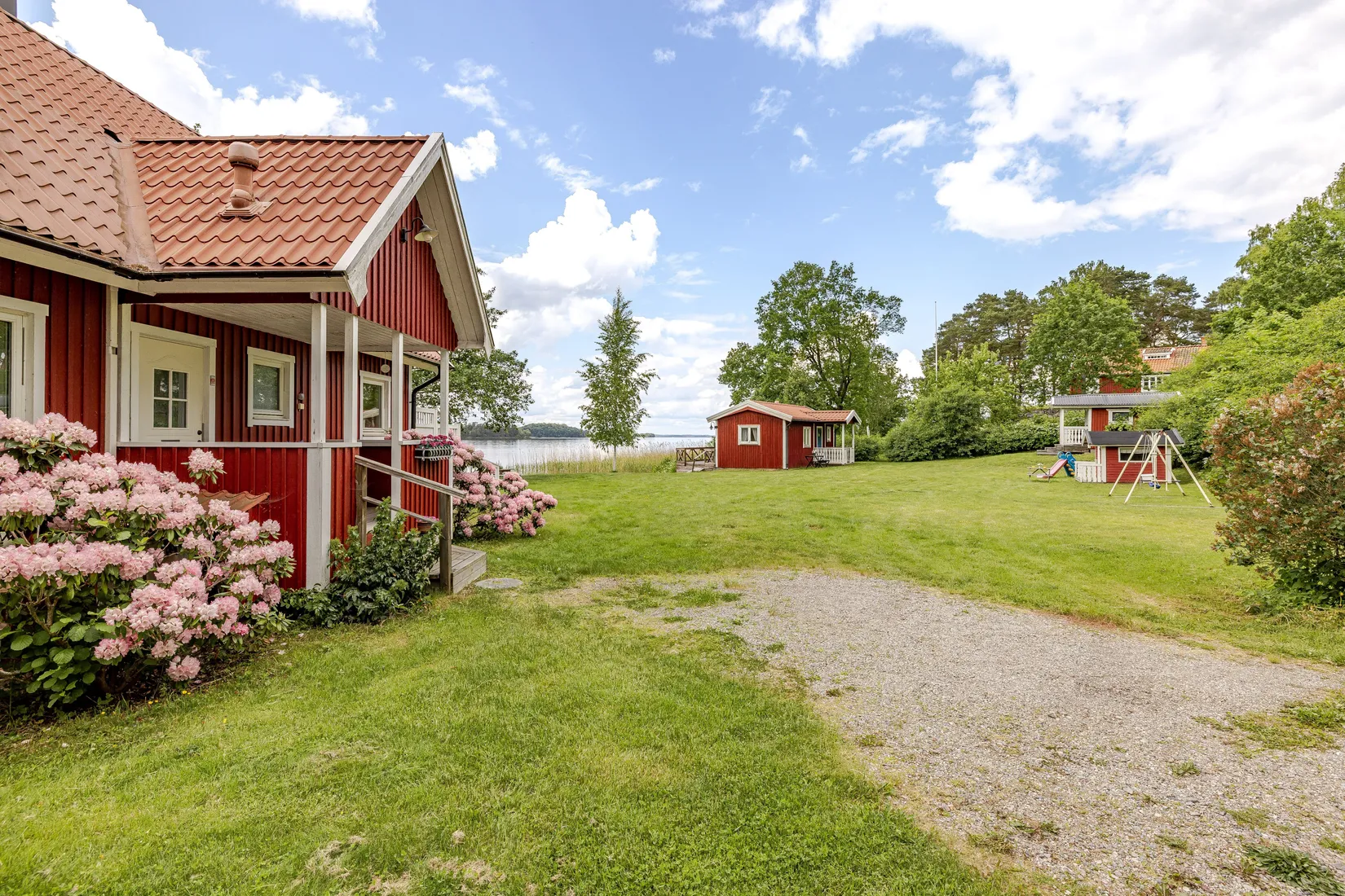 Villa, Mora Sjötorp 3  & Mora Sjötorp 2, Mora/Sundbyholm, Eskilstuna