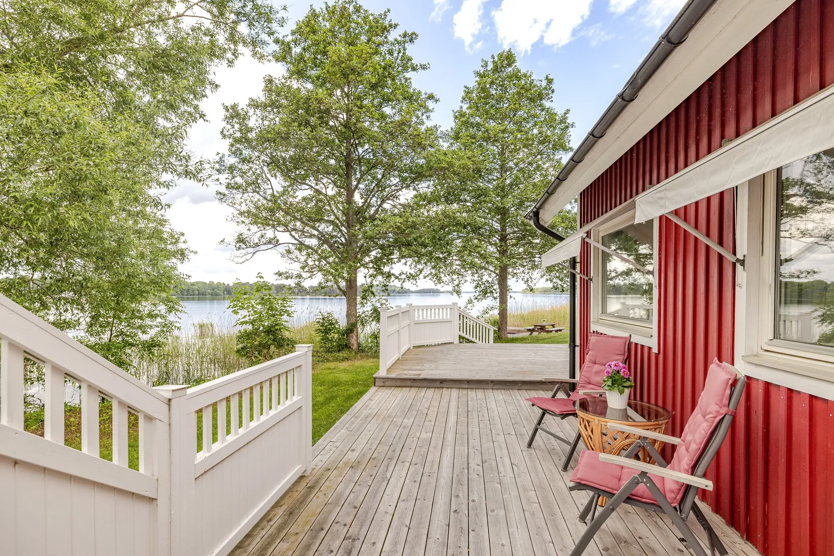 Villa, Mora Sjötorp 3  & Mora Sjötorp 2, Mora/Sundbyholm, Eskilstuna