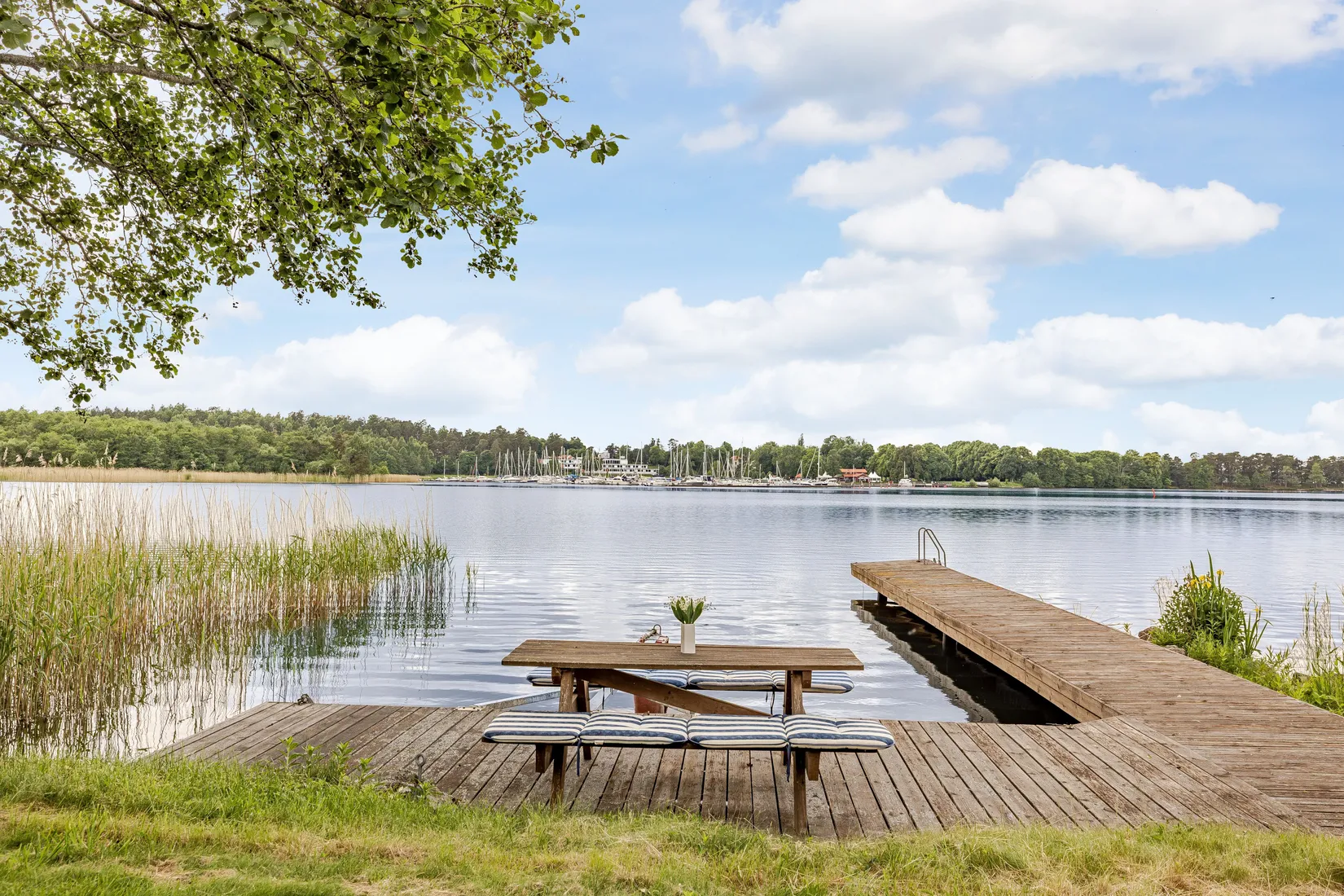 Villa, Mora Sjötorp 3  & Mora Sjötorp 2, Mora/Sundbyholm, Eskilstuna